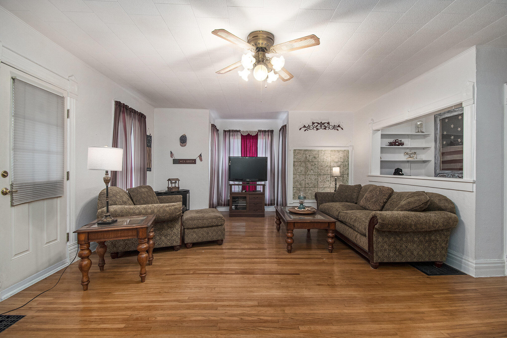 Beebeetown, Iowa 51546, United States, 5 Bedrooms Bedrooms, ,2 BathroomsBathrooms,Residential,Active,86222