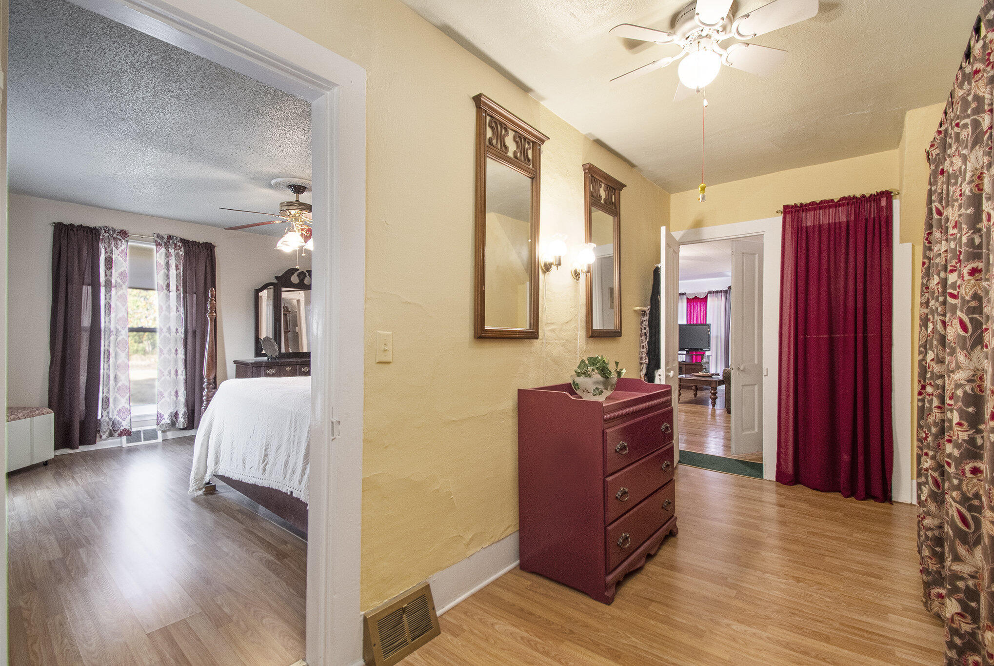 Beebeetown, Iowa 51546, United States, 5 Bedrooms Bedrooms, ,2 BathroomsBathrooms,Residential,Active,86222