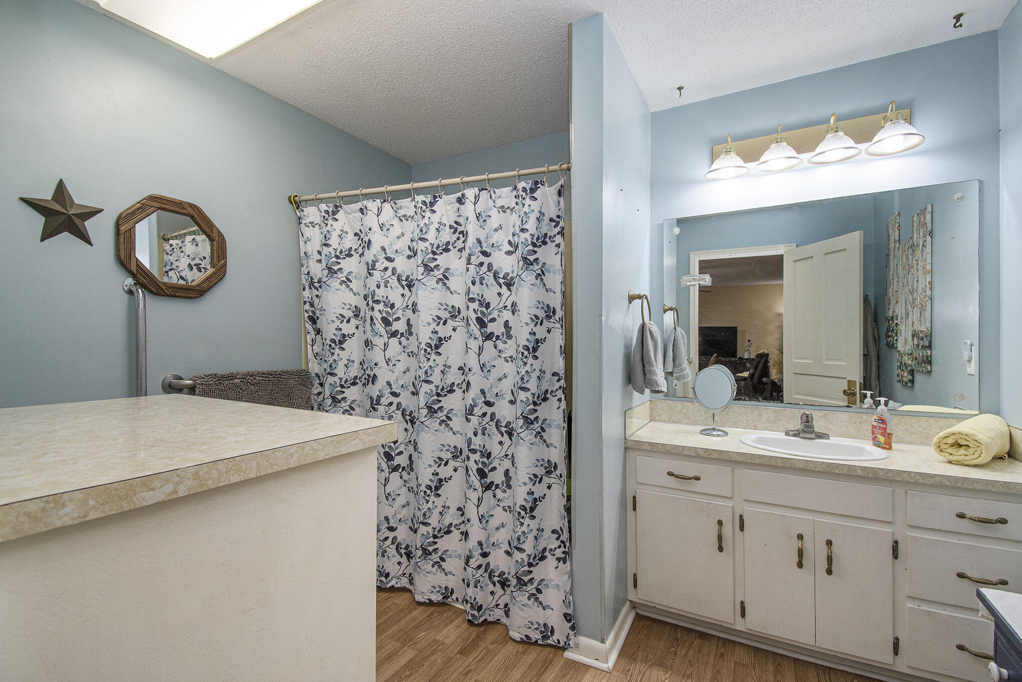 Beebeetown, Iowa 51546, United States, 5 Bedrooms Bedrooms, ,2 BathroomsBathrooms,Residential,Active,86222