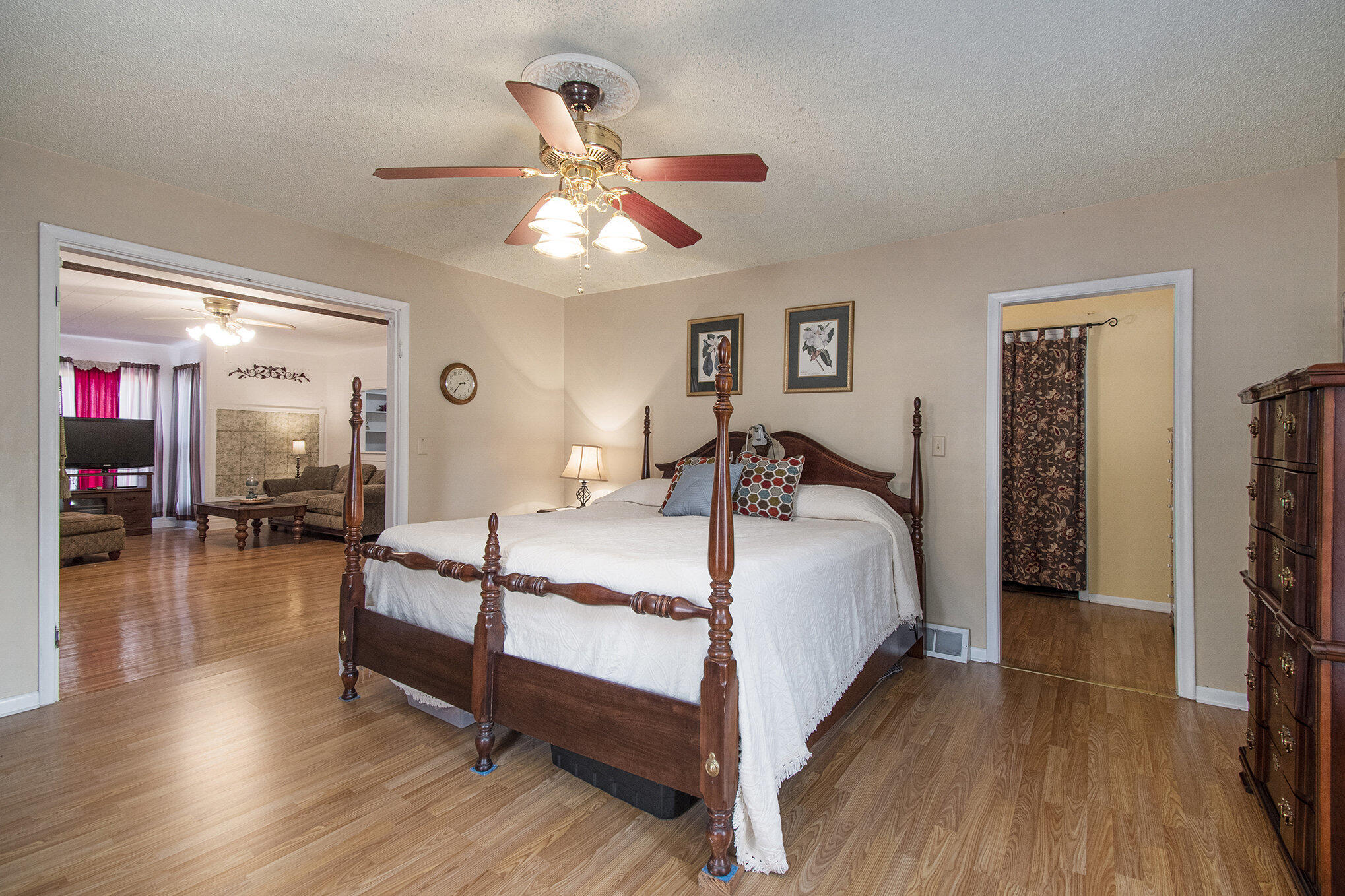 Beebeetown, Iowa 51546, United States, 5 Bedrooms Bedrooms, ,2 BathroomsBathrooms,Residential,Active,86222