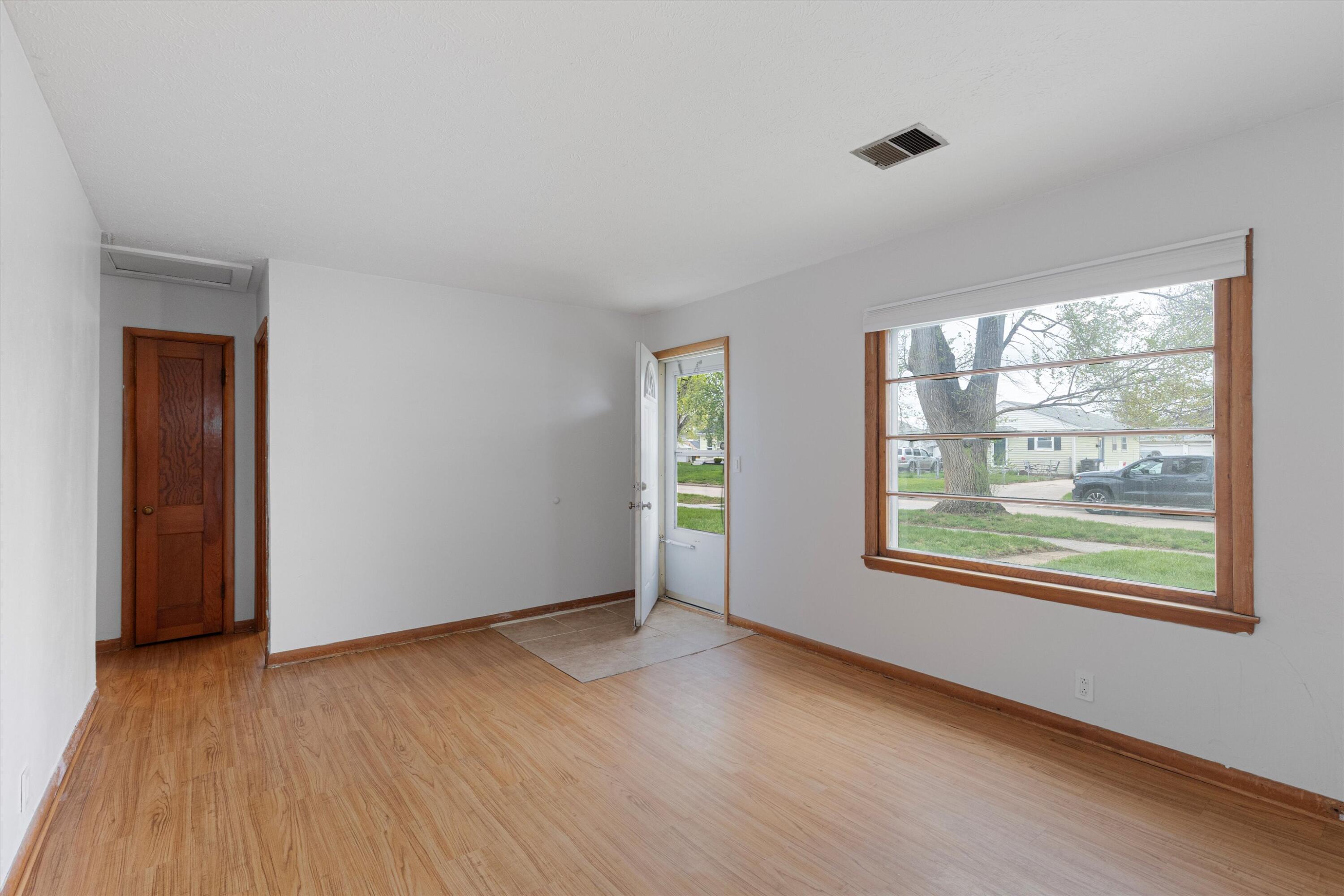 Council Bluffs, Iowa 51501, United States, 2 Bedrooms Bedrooms, ,1 BathroomBathrooms,Residential,Active,117468