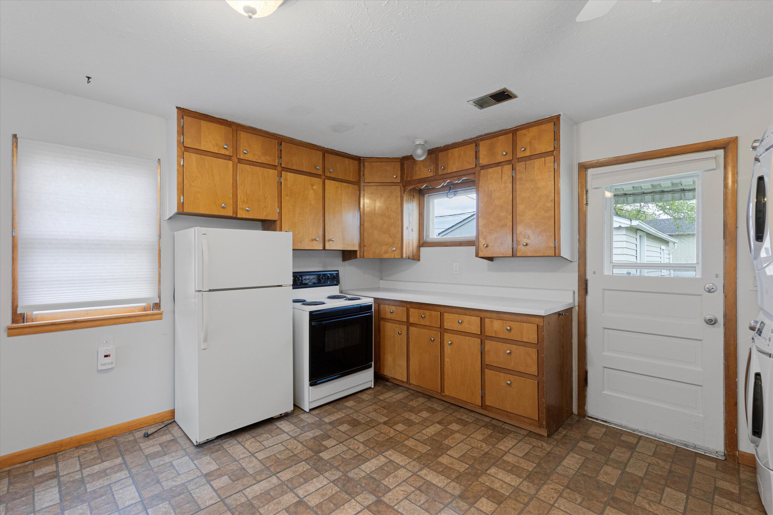 Council Bluffs, Iowa 51501, United States, 2 Bedrooms Bedrooms, ,1 BathroomBathrooms,Residential,Active,117468