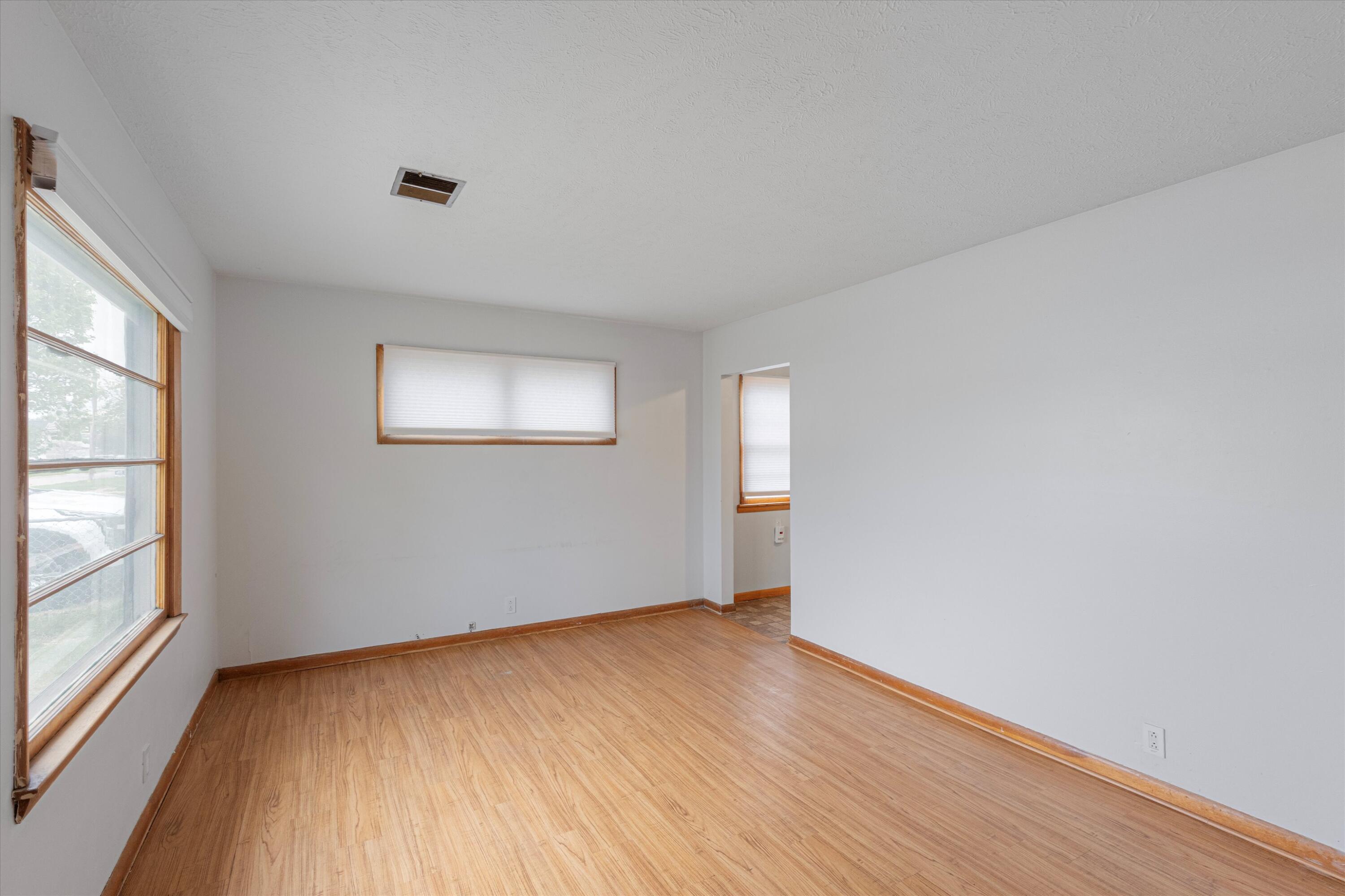 Council Bluffs, Iowa 51501, United States, 2 Bedrooms Bedrooms, ,1 BathroomBathrooms,Residential,Active,117468