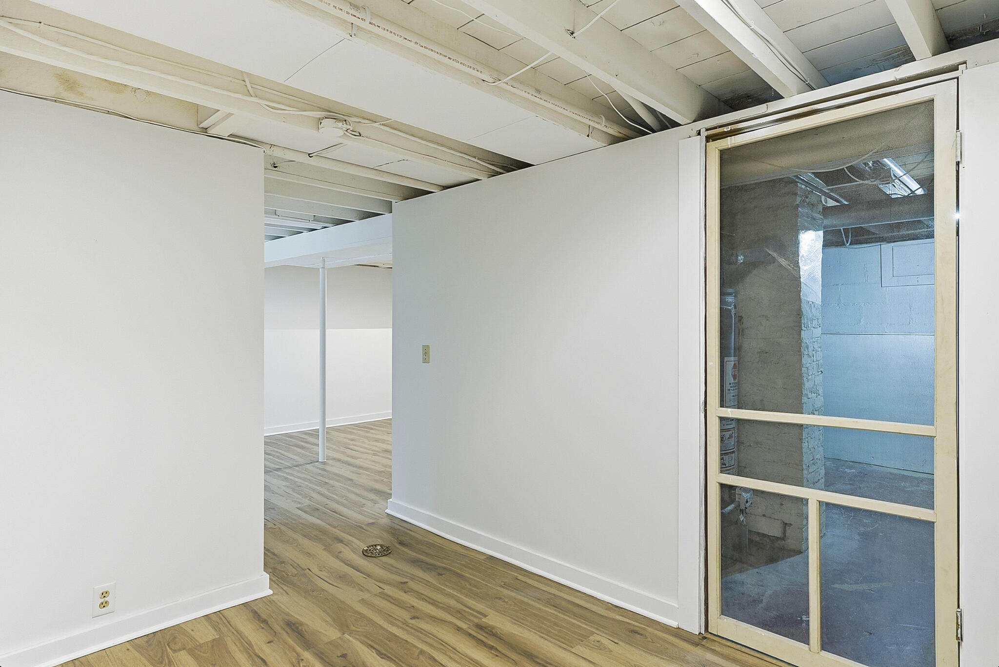 Council Bluffs, Iowa 51503, United States, 2 Bedrooms Bedrooms, ,1 BathroomBathrooms,Residential,Contingent,247065