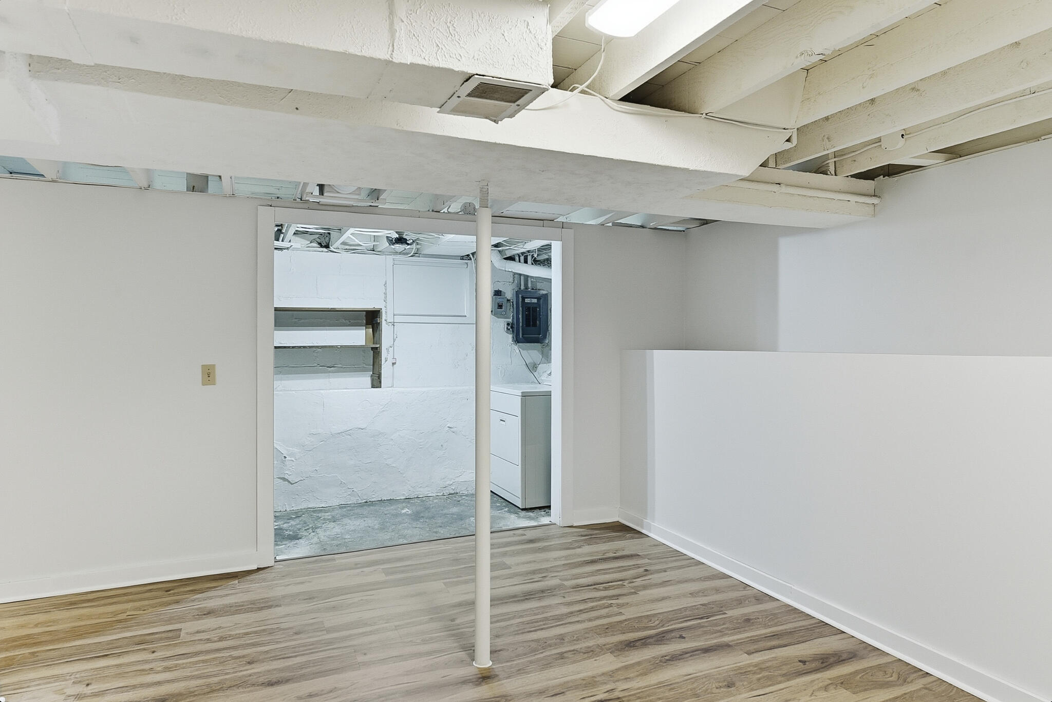 Council Bluffs, Iowa 51503, United States, 2 Bedrooms Bedrooms, ,1 BathroomBathrooms,Residential,Contingent,247065