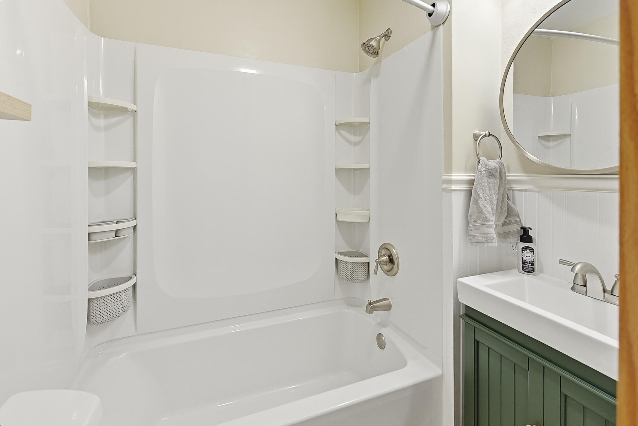 Council Bluffs, Iowa 51503, United States, 2 Bedrooms Bedrooms, ,1 BathroomBathrooms,Residential,Contingent,247065