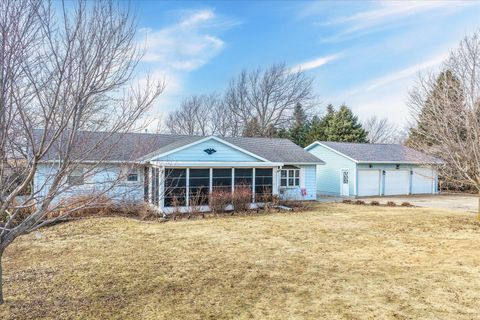 Photo of 2541 DONNA REED Road, DENISON, IA 51442 (MLS # 26-259)