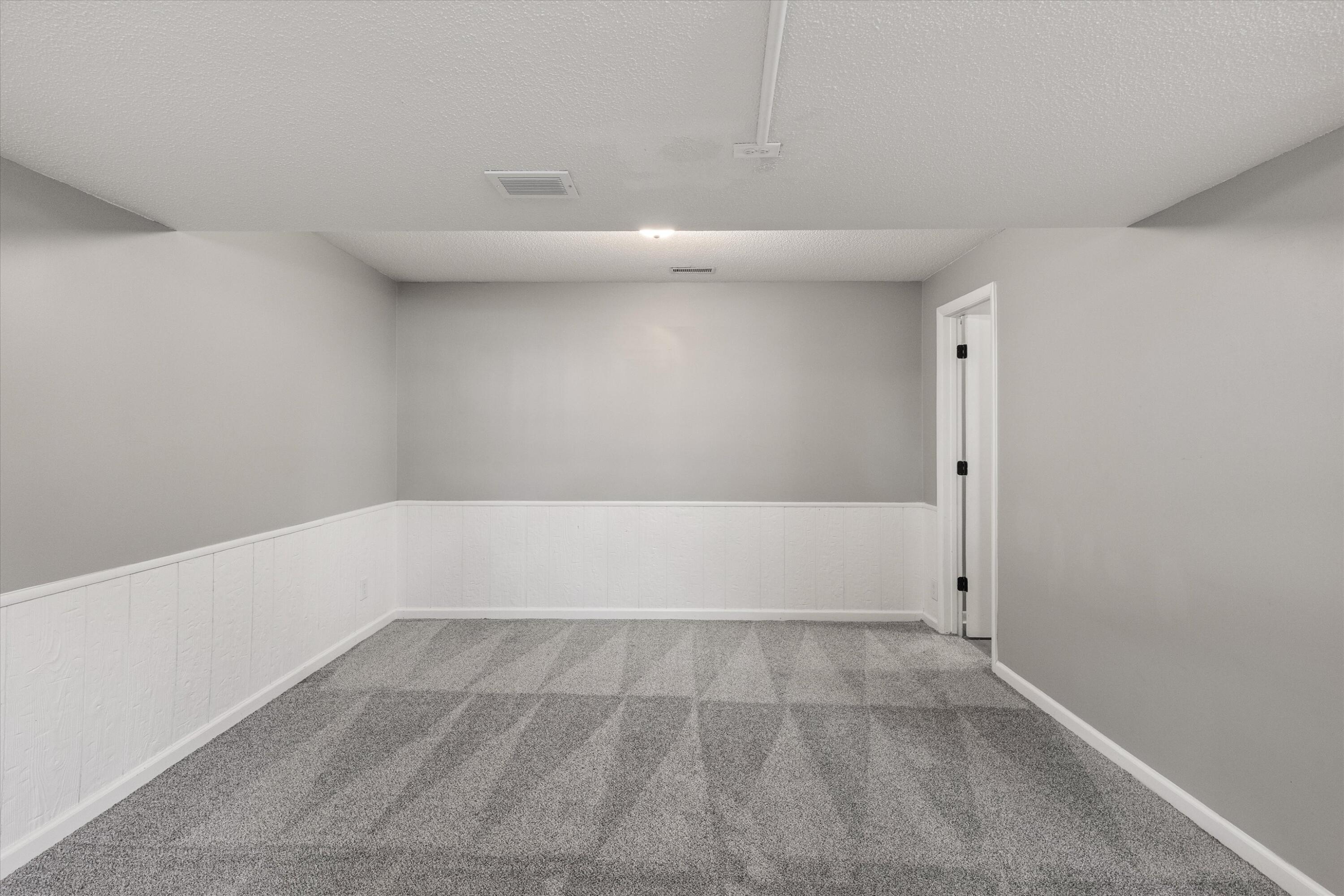 Council Bluffs, Iowa 51503, United States, 3 Bedrooms Bedrooms, ,3 BathroomsBathrooms,Residential,Contingent,193149