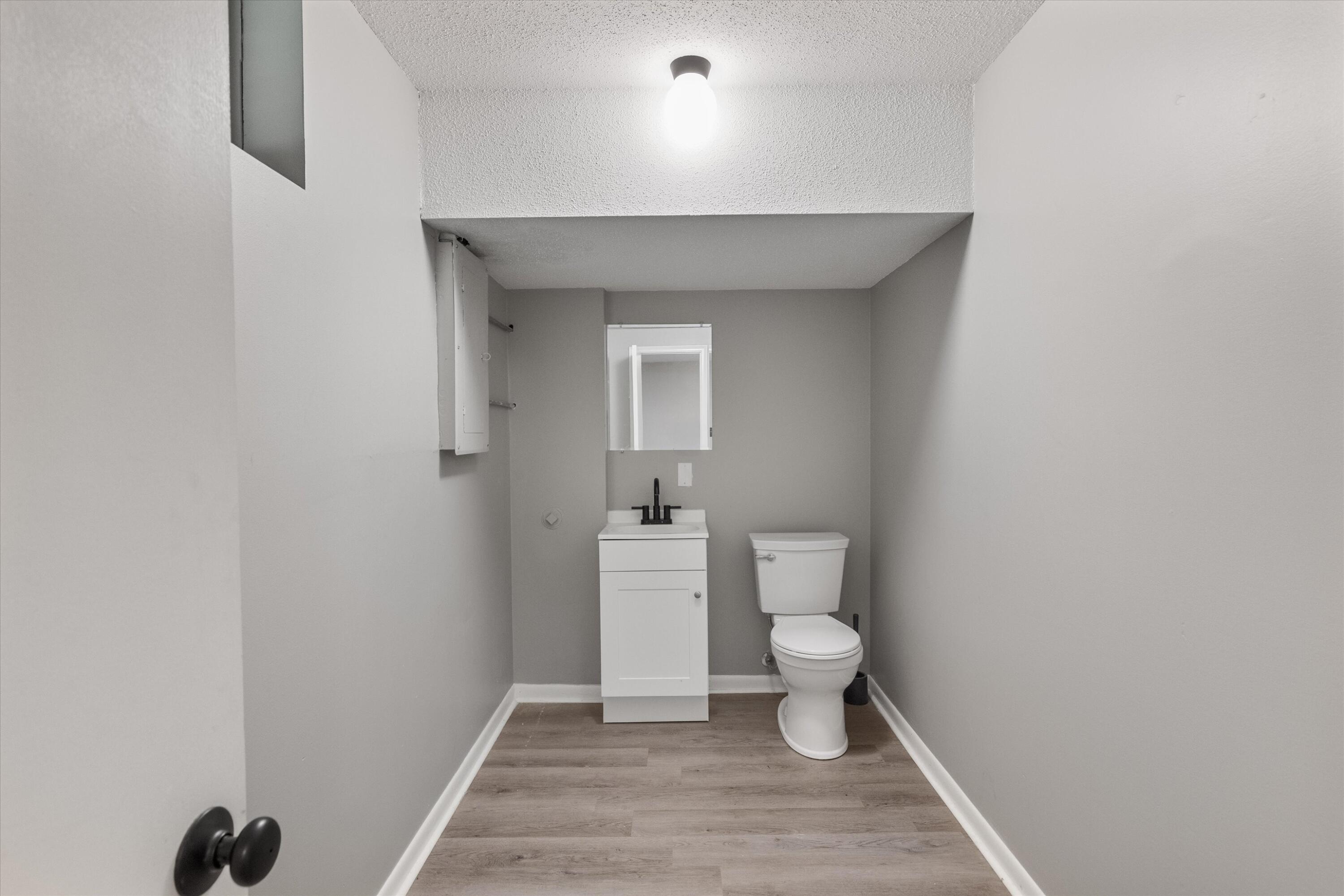 Council Bluffs, Iowa 51503, United States, 3 Bedrooms Bedrooms, ,3 BathroomsBathrooms,Residential,Contingent,193149