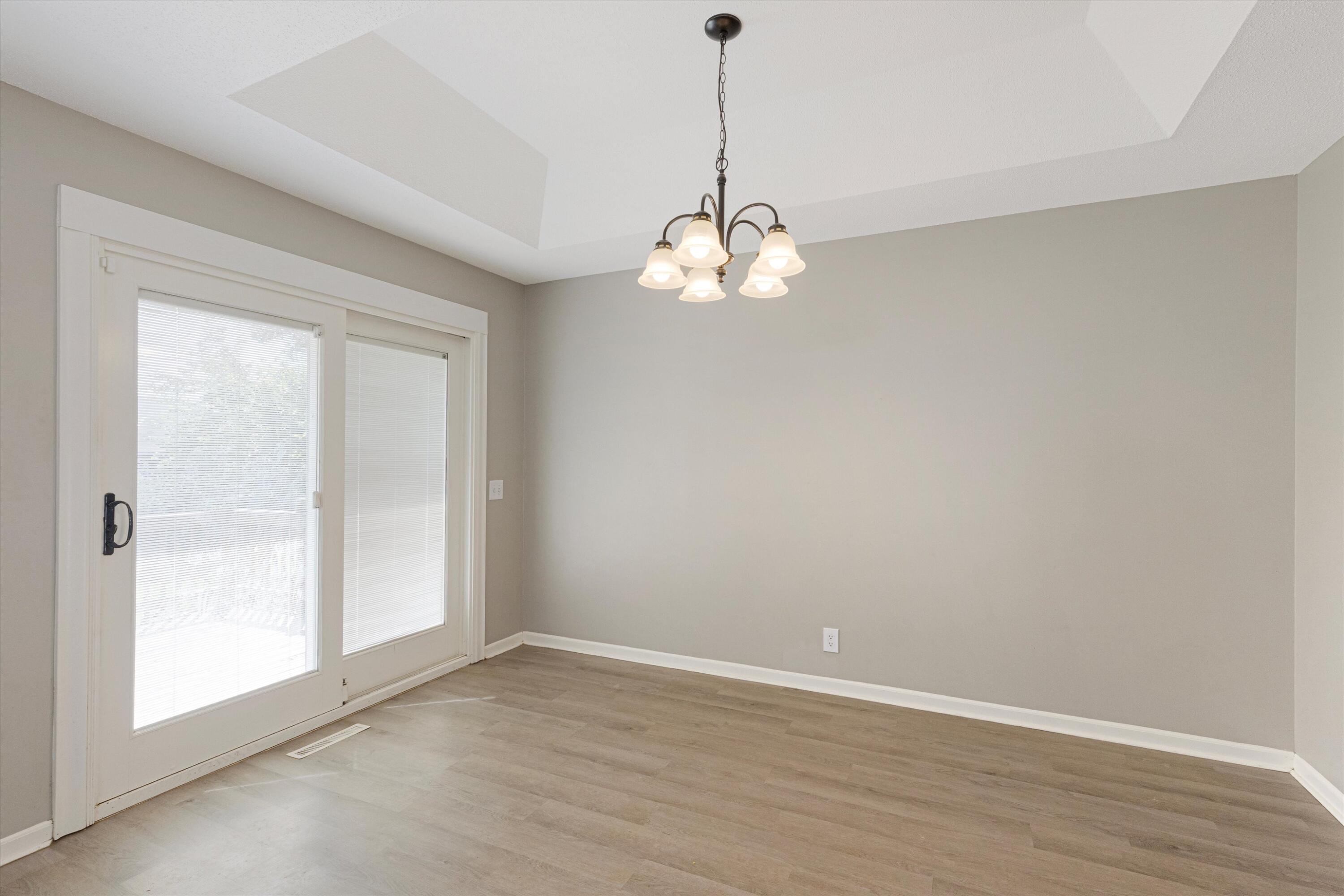 Council Bluffs, Iowa 51503, United States, 3 Bedrooms Bedrooms, ,3 BathroomsBathrooms,Residential,Contingent,193149