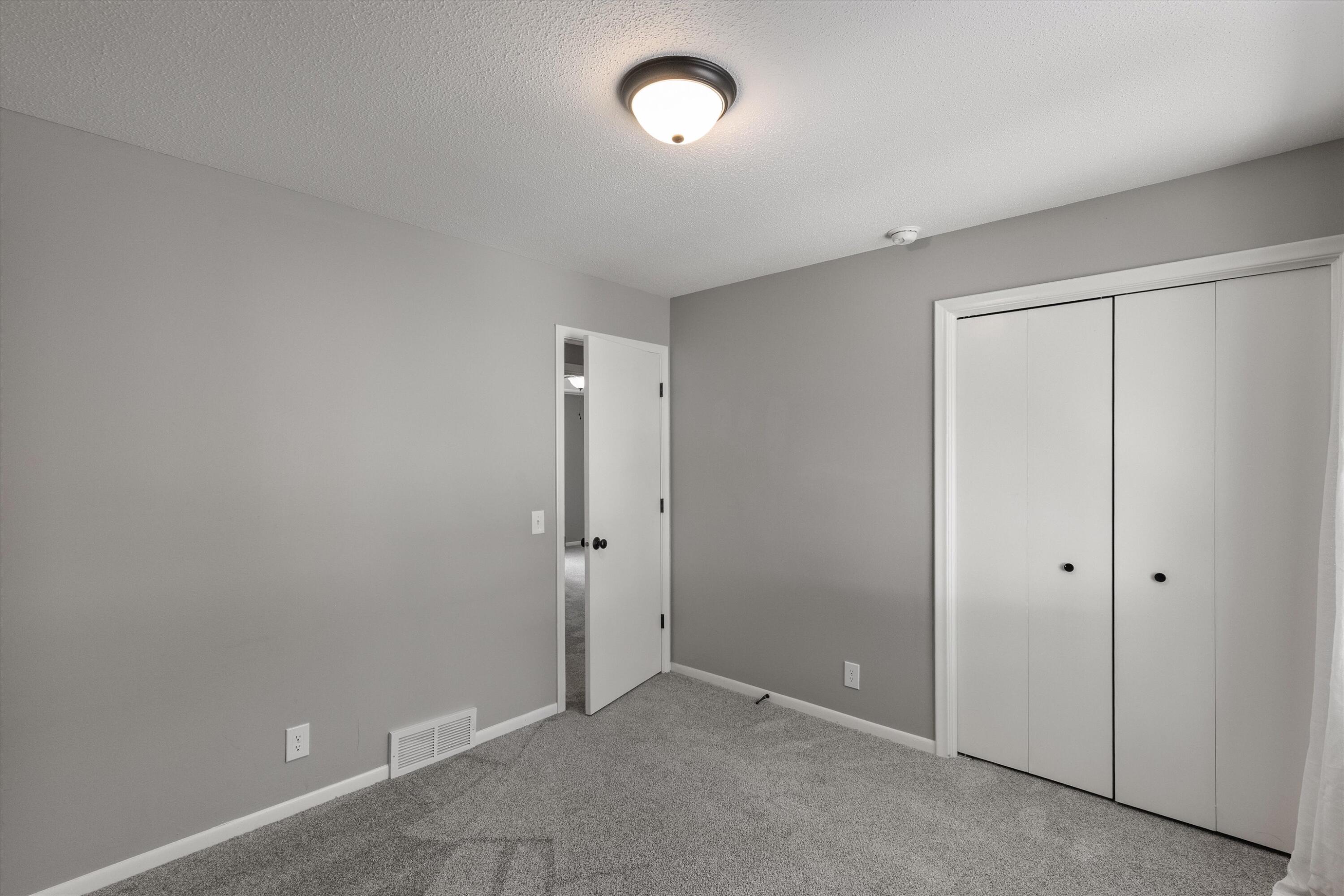 Council Bluffs, Iowa 51503, United States, 3 Bedrooms Bedrooms, ,3 BathroomsBathrooms,Residential,Contingent,193149