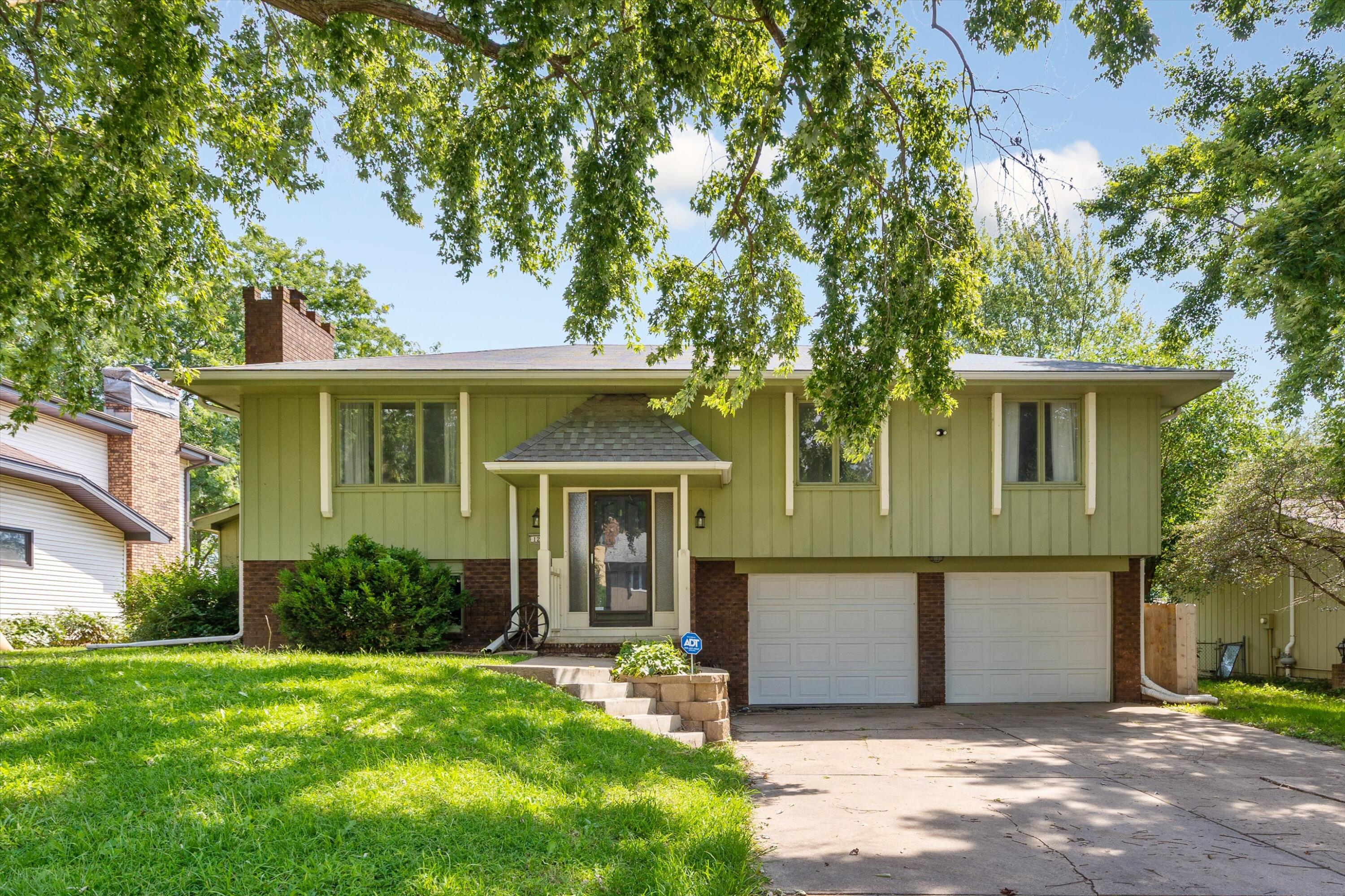 Council Bluffs, Iowa 51503, United States, 3 Bedrooms Bedrooms, ,3 BathroomsBathrooms,Residential,Contingent,193149