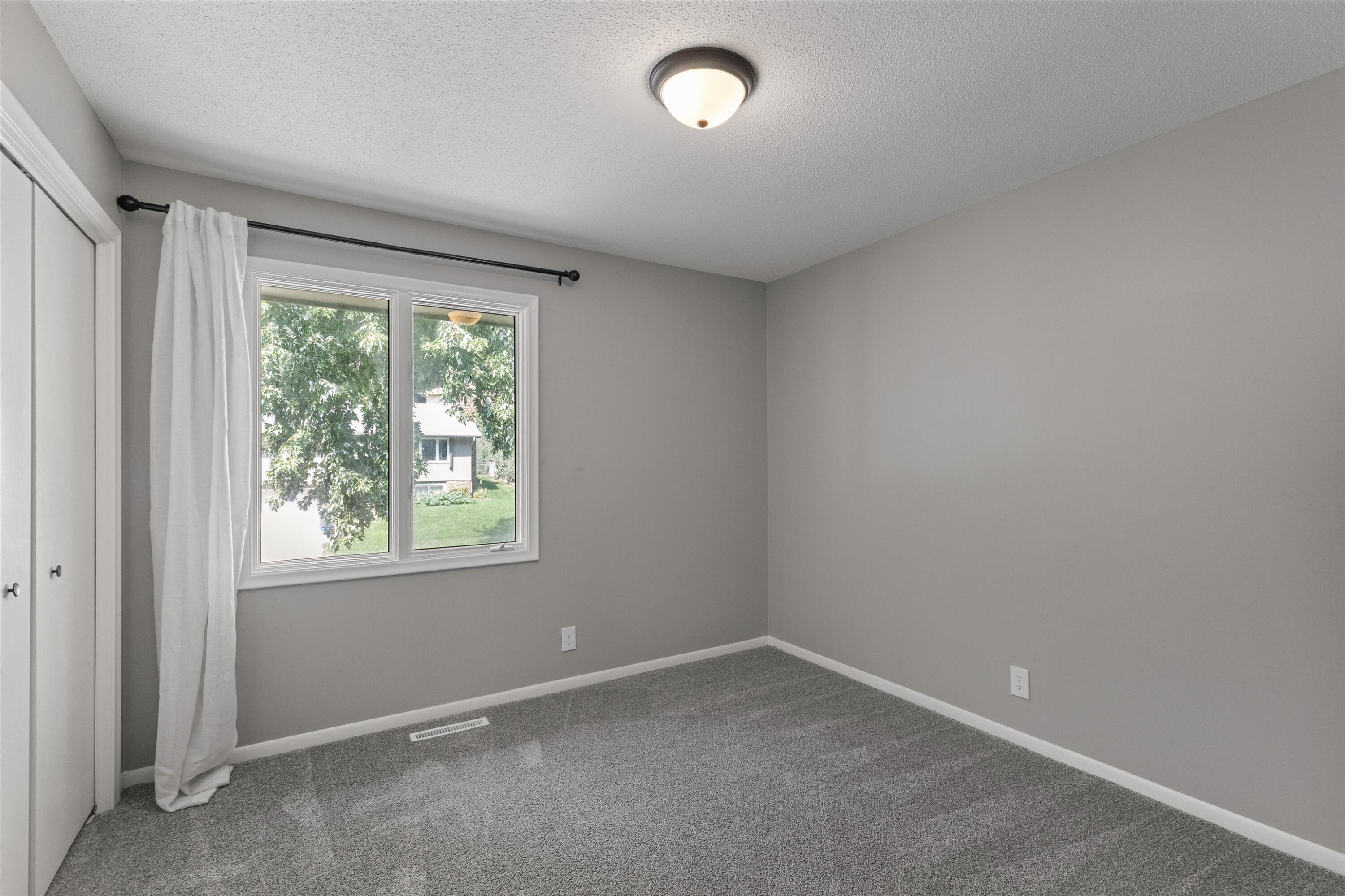 Council Bluffs, Iowa 51503, United States, 3 Bedrooms Bedrooms, ,3 BathroomsBathrooms,Residential,Contingent,193149