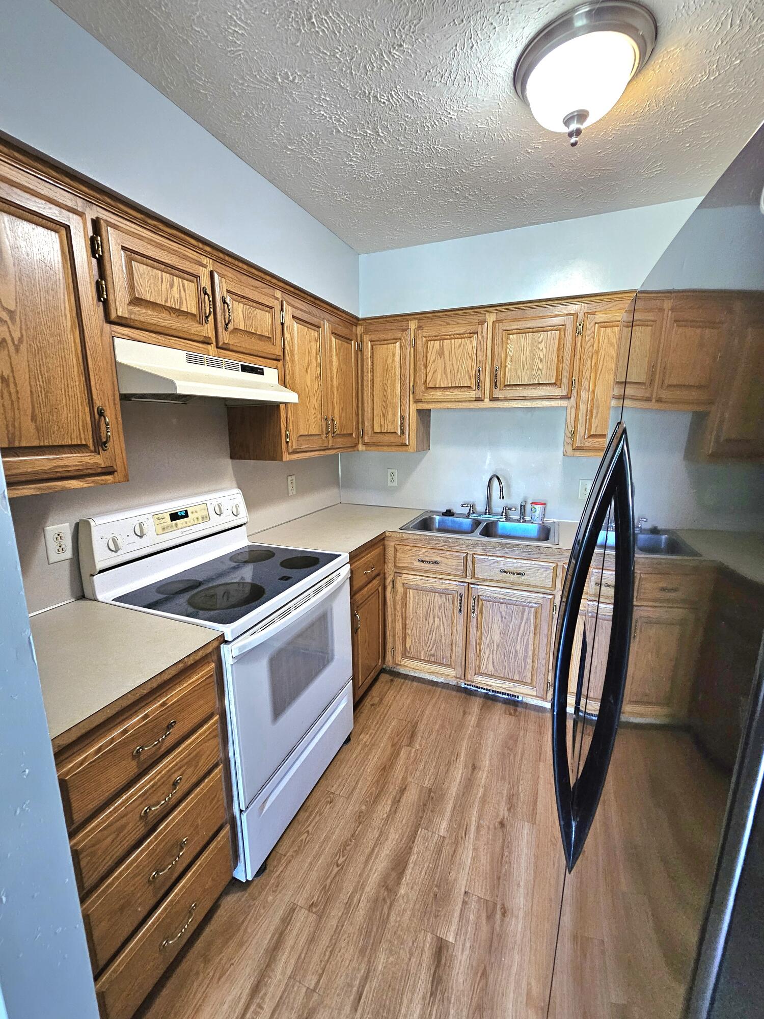 Council Bluffs, Iowa 51501, United States, 2 Bedrooms Bedrooms, ,1 BathroomBathrooms,Residential,Pending,167786