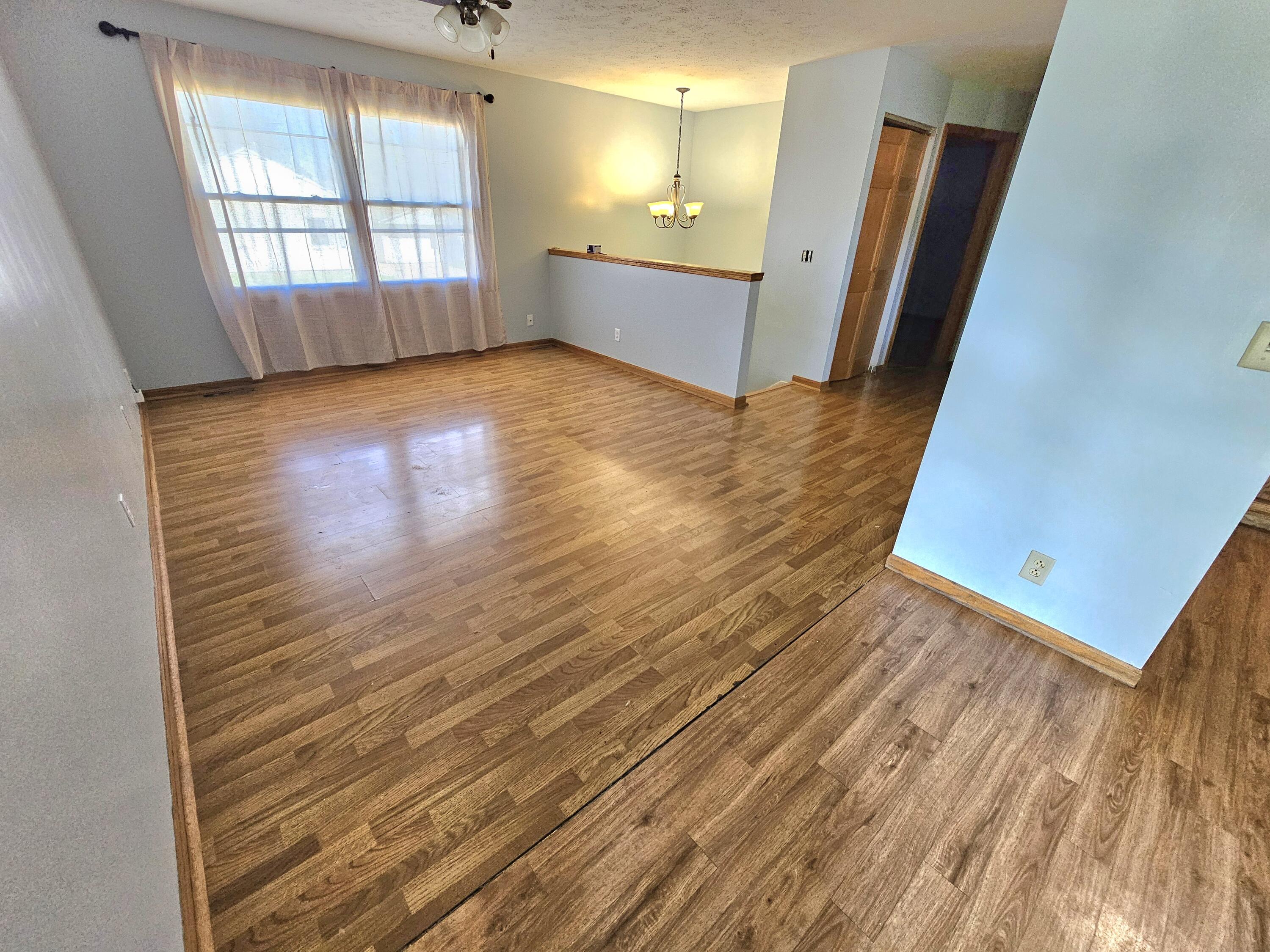 Council Bluffs, Iowa 51501, United States, 2 Bedrooms Bedrooms, ,1 BathroomBathrooms,Residential,Pending,167786