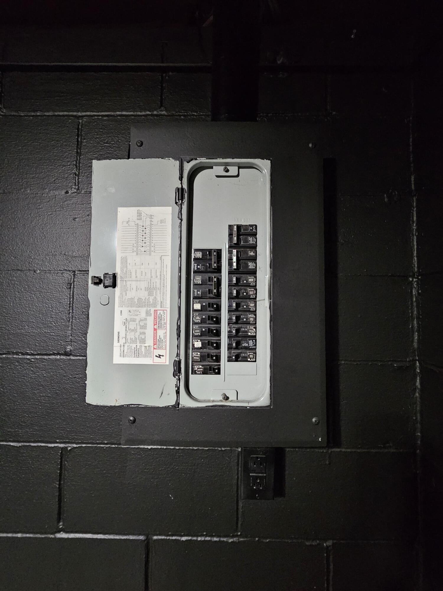 Council Bluffs, Iowa 51501, United States, 2 Bedrooms Bedrooms, ,1 BathroomBathrooms,Residential,Pending,167786