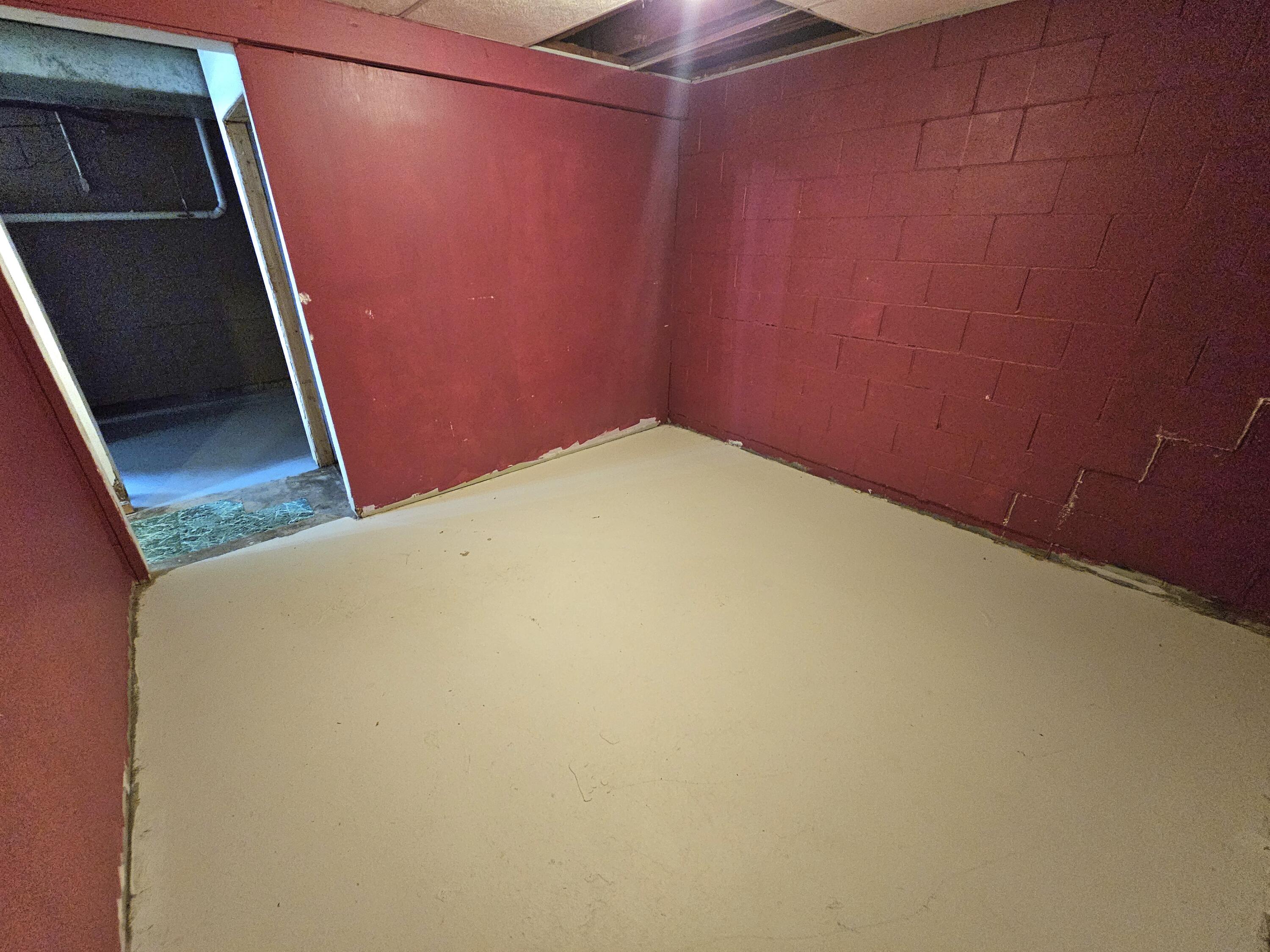 Council Bluffs, Iowa 51501, United States, 2 Bedrooms Bedrooms, ,1 BathroomBathrooms,Residential,Pending,167786