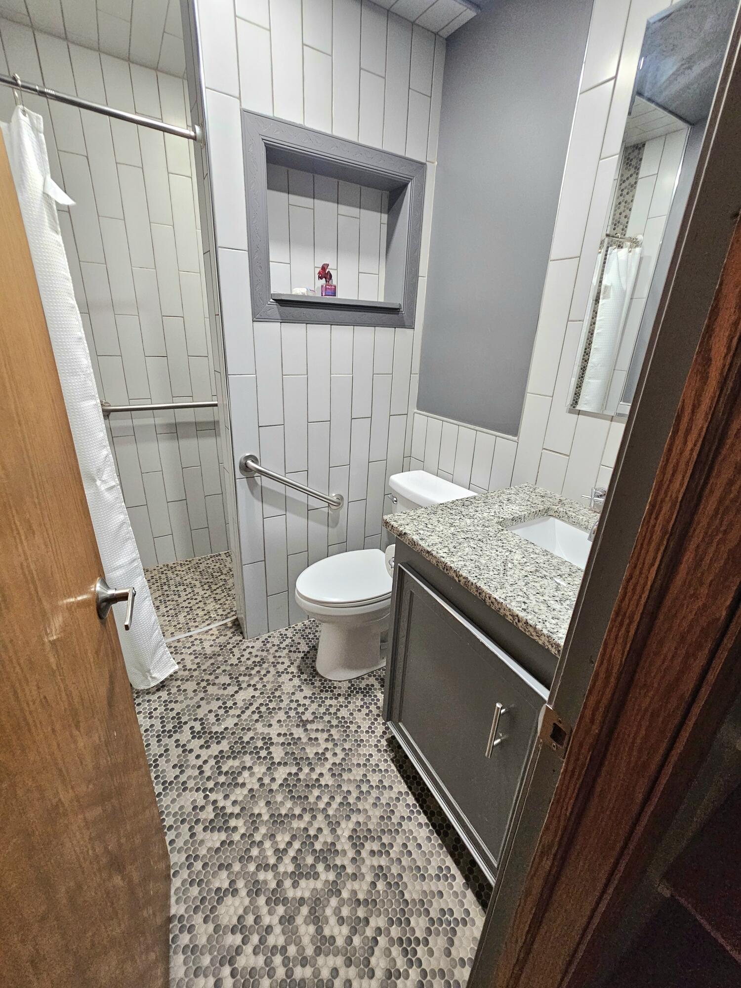 Council Bluffs, Iowa 51501, United States, 2 Bedrooms Bedrooms, ,1 BathroomBathrooms,Residential,Pending,167786