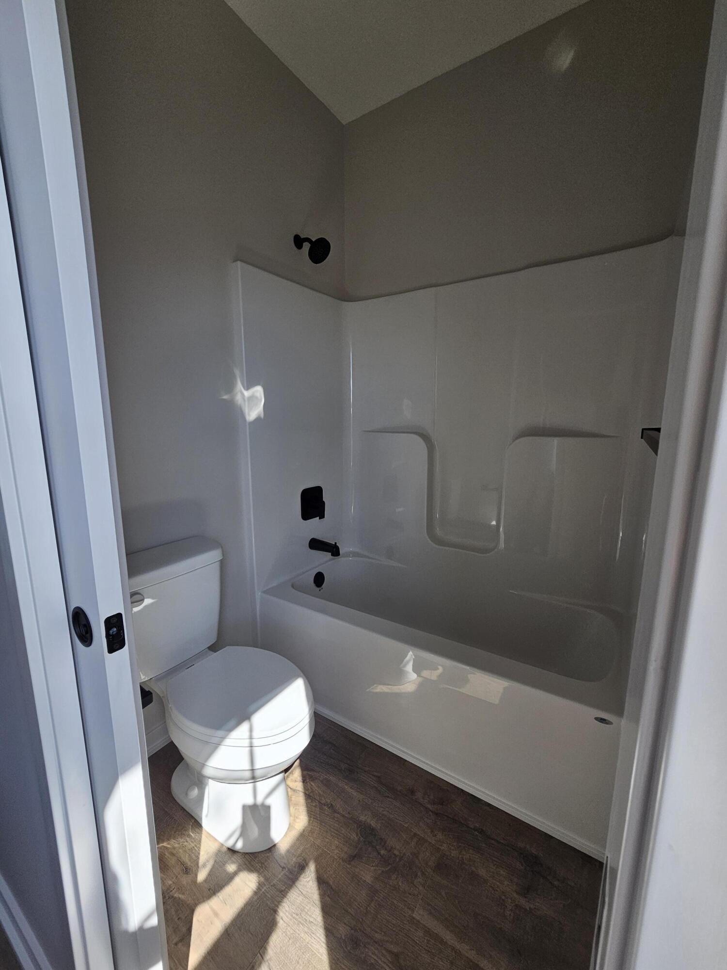 Neola, Iowa 51559, United States, 4 Bedrooms Bedrooms, ,3 BathroomsBathrooms,Residential,Pending,109737