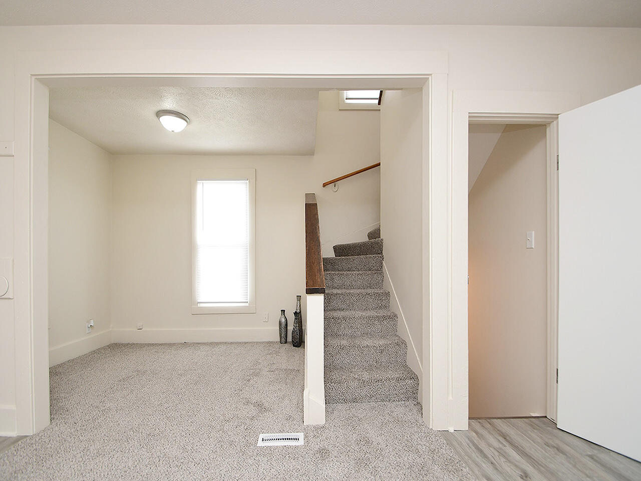 Carter Lake, Iowa 51510, United States, 2 Bedrooms Bedrooms, ,2 BathroomsBathrooms,Residential,Active,220214