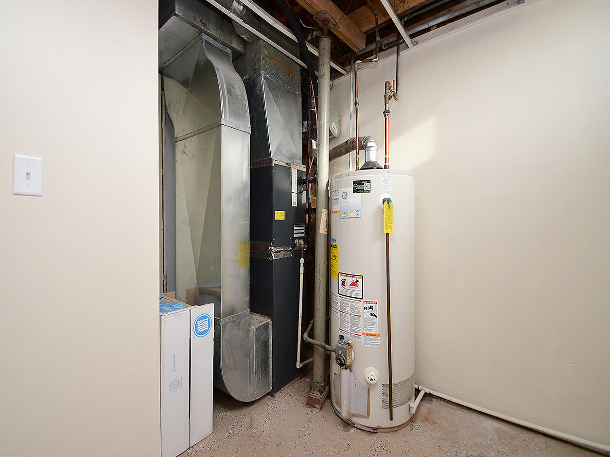 Carter Lake, Iowa 51510, United States, 2 Bedrooms Bedrooms, ,2 BathroomsBathrooms,Residential,Active,220214