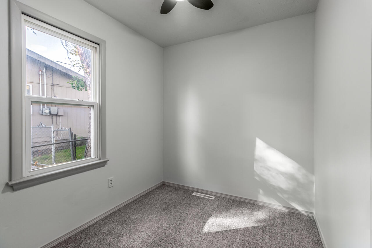 Council Bluffs, Iowa 51501, United States, 3 Bedrooms Bedrooms, ,2 BathroomsBathrooms,Residential,Active,239207