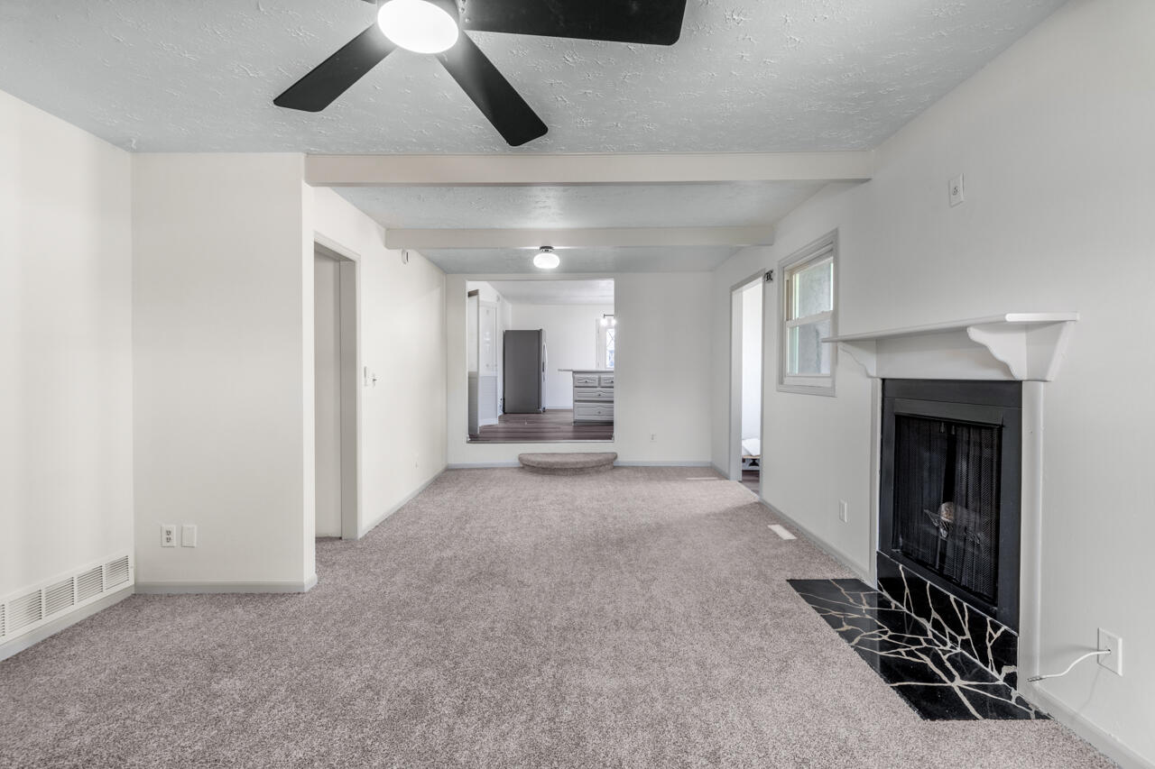 Council Bluffs, Iowa 51501, United States, 3 Bedrooms Bedrooms, ,2 BathroomsBathrooms,Residential,Active,239207