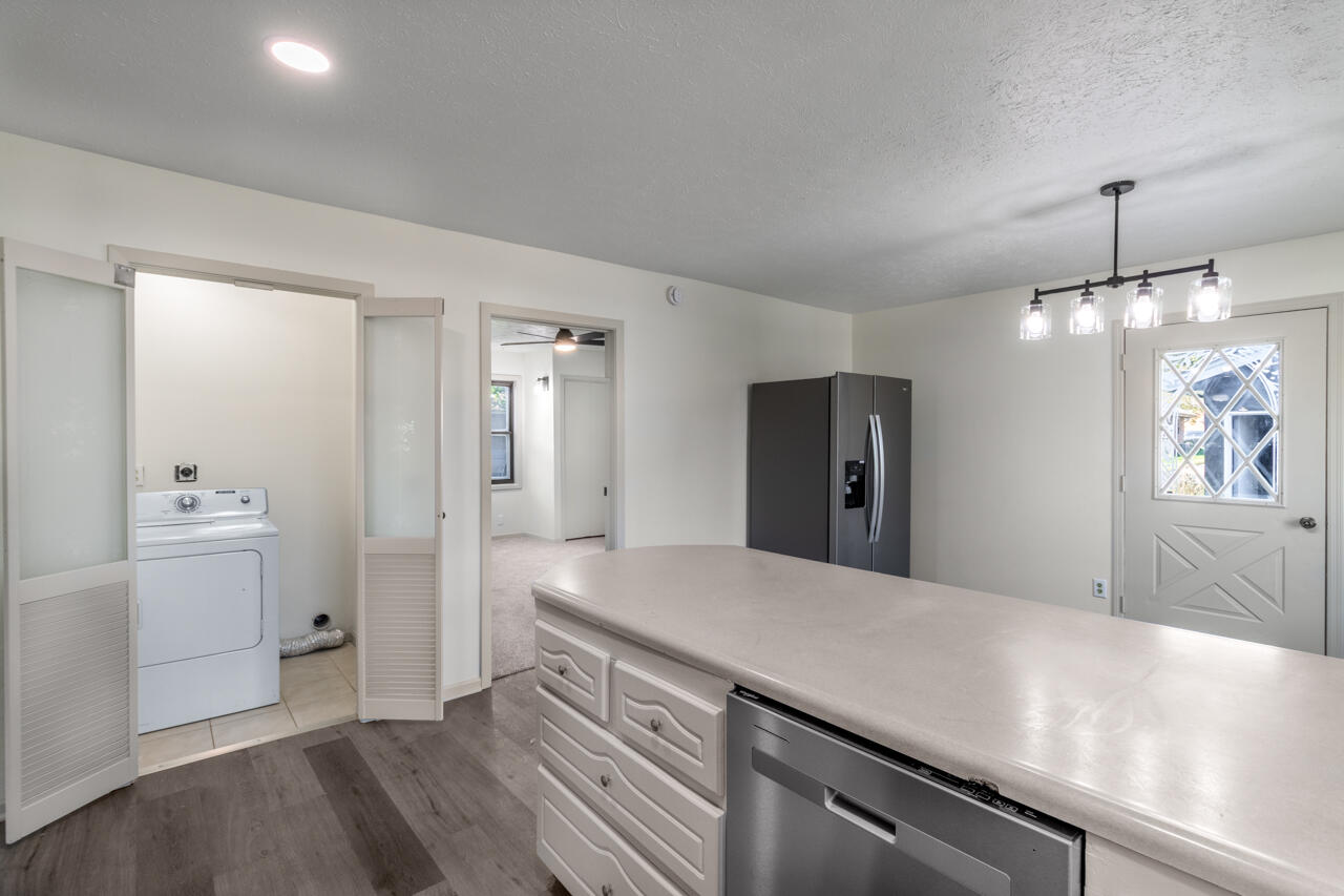 Council Bluffs, Iowa 51501, United States, 3 Bedrooms Bedrooms, ,2 BathroomsBathrooms,Residential,Active,239207