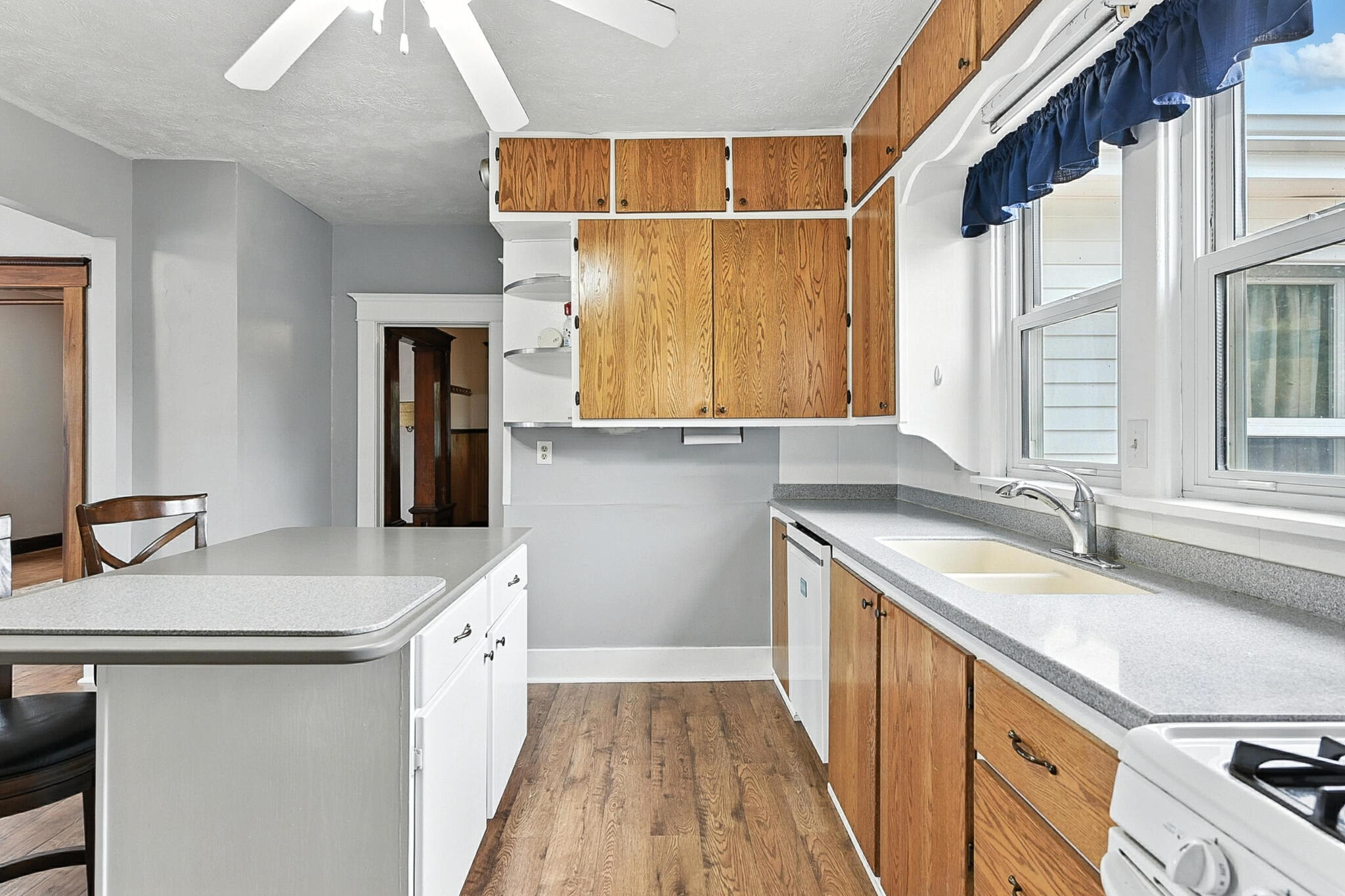 Council Bluffs, Iowa 51501, United States, 3 Bedrooms Bedrooms, ,3 BathroomsBathrooms,Residential,Contingent,160087