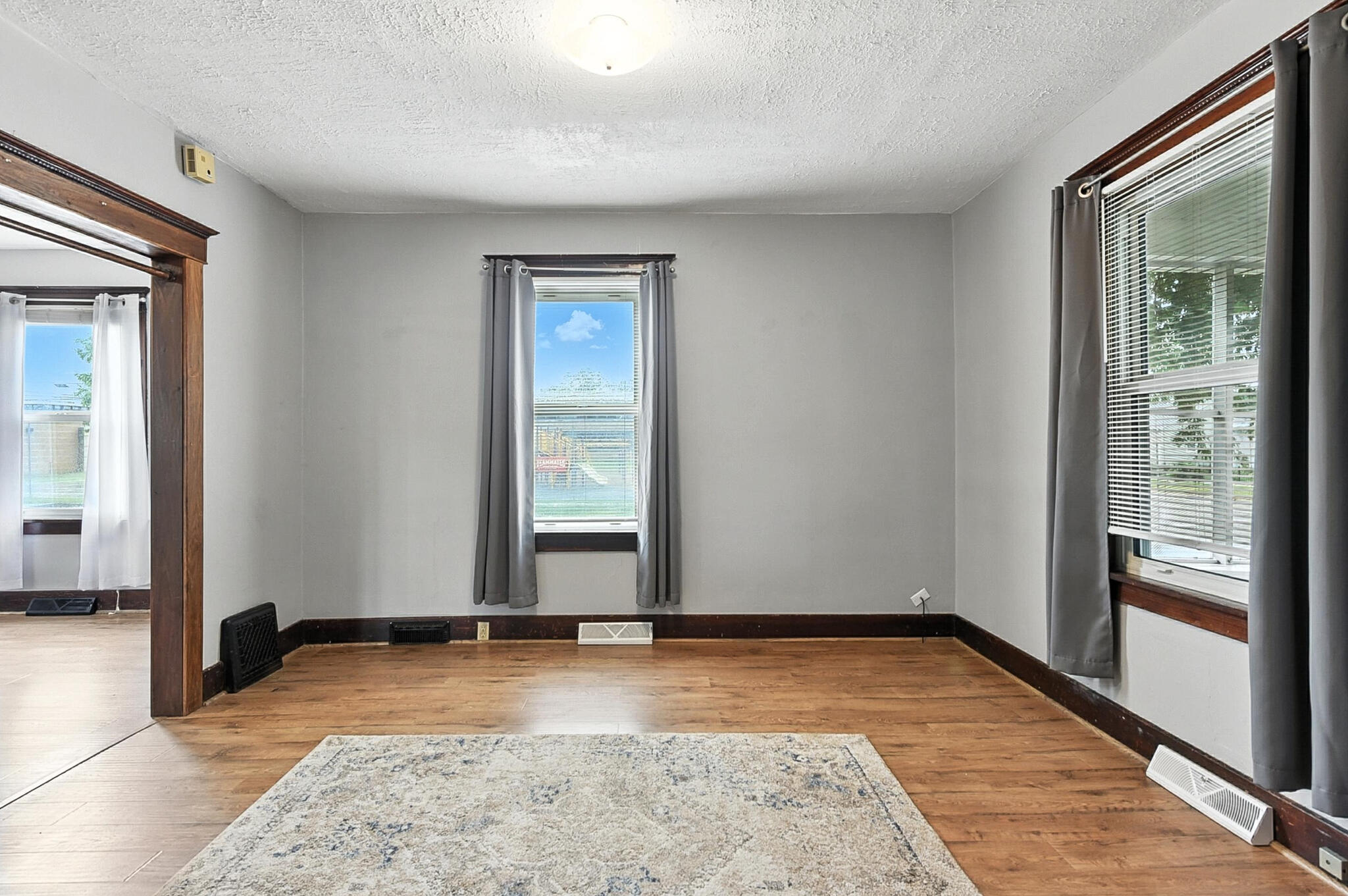 Council Bluffs, Iowa 51501, United States, 3 Bedrooms Bedrooms, ,3 BathroomsBathrooms,Residential,Contingent,160087