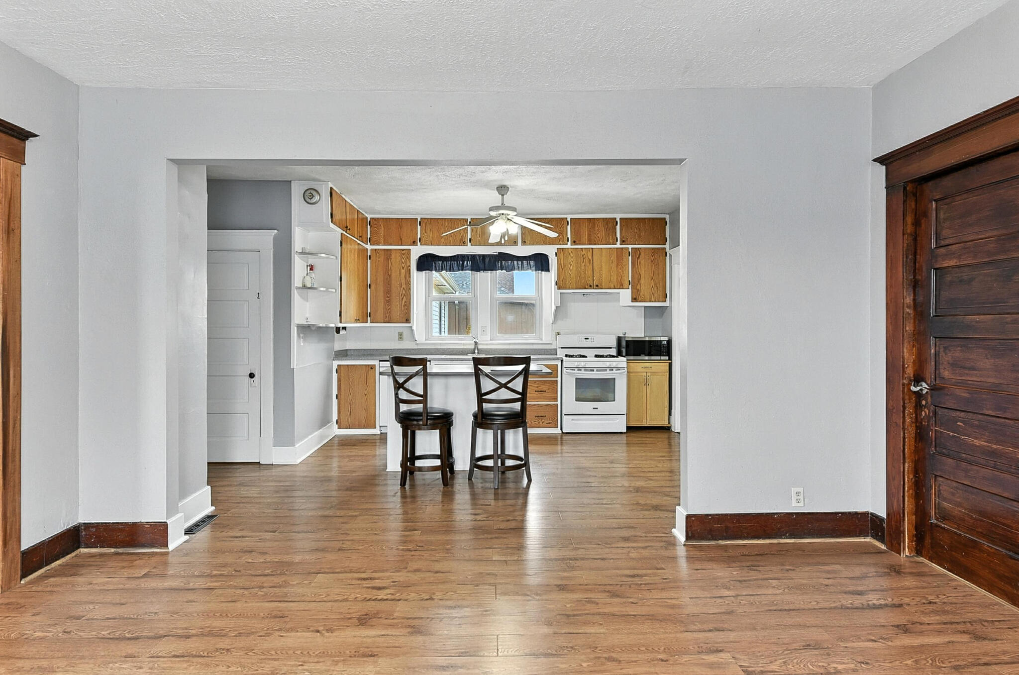 Council Bluffs, Iowa 51501, United States, 3 Bedrooms Bedrooms, ,3 BathroomsBathrooms,Residential,Contingent,160087