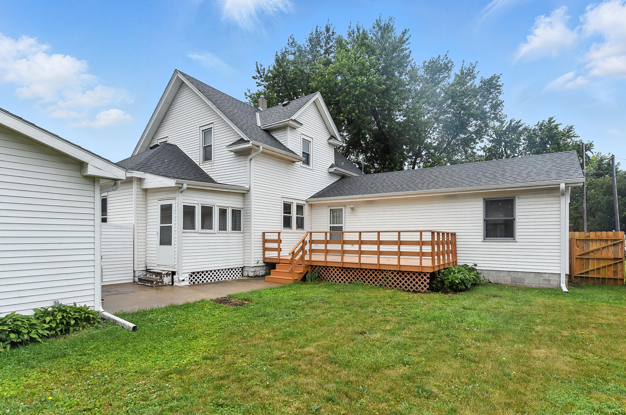 Council Bluffs, Iowa 51501, United States, 3 Bedrooms Bedrooms, ,3 BathroomsBathrooms,Residential,Contingent,160087