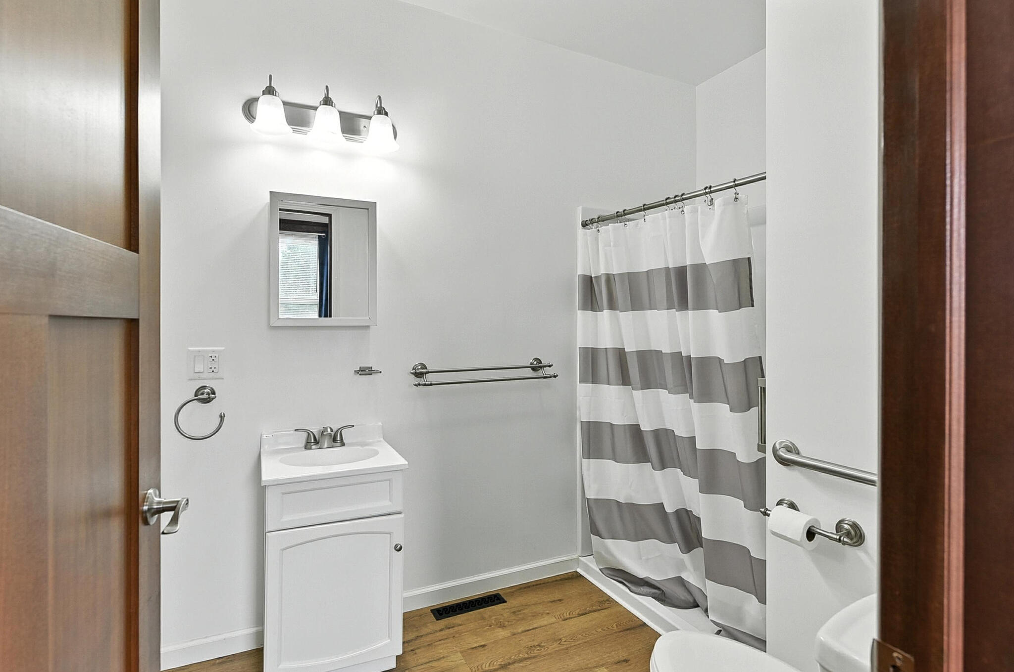 Council Bluffs, Iowa 51501, United States, 3 Bedrooms Bedrooms, ,3 BathroomsBathrooms,Residential,Contingent,160087