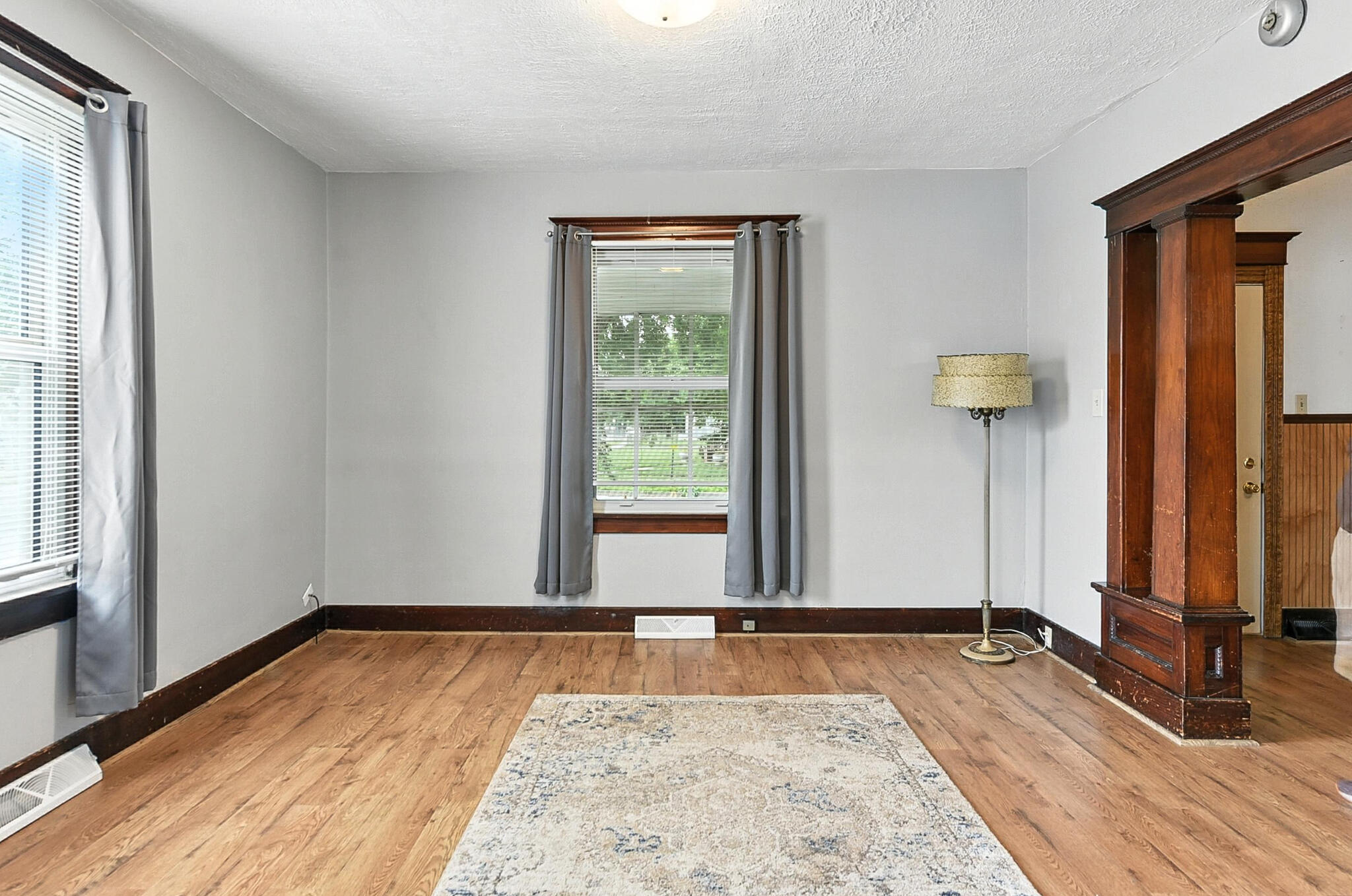 Council Bluffs, Iowa 51501, United States, 3 Bedrooms Bedrooms, ,3 BathroomsBathrooms,Residential,Contingent,160087