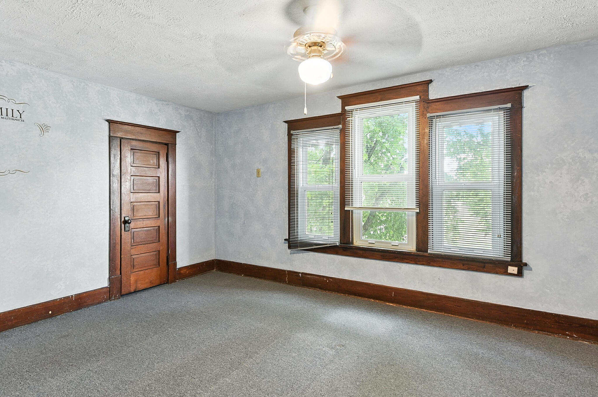 Council Bluffs, Iowa 51501, United States, 3 Bedrooms Bedrooms, ,3 BathroomsBathrooms,Residential,Contingent,160087