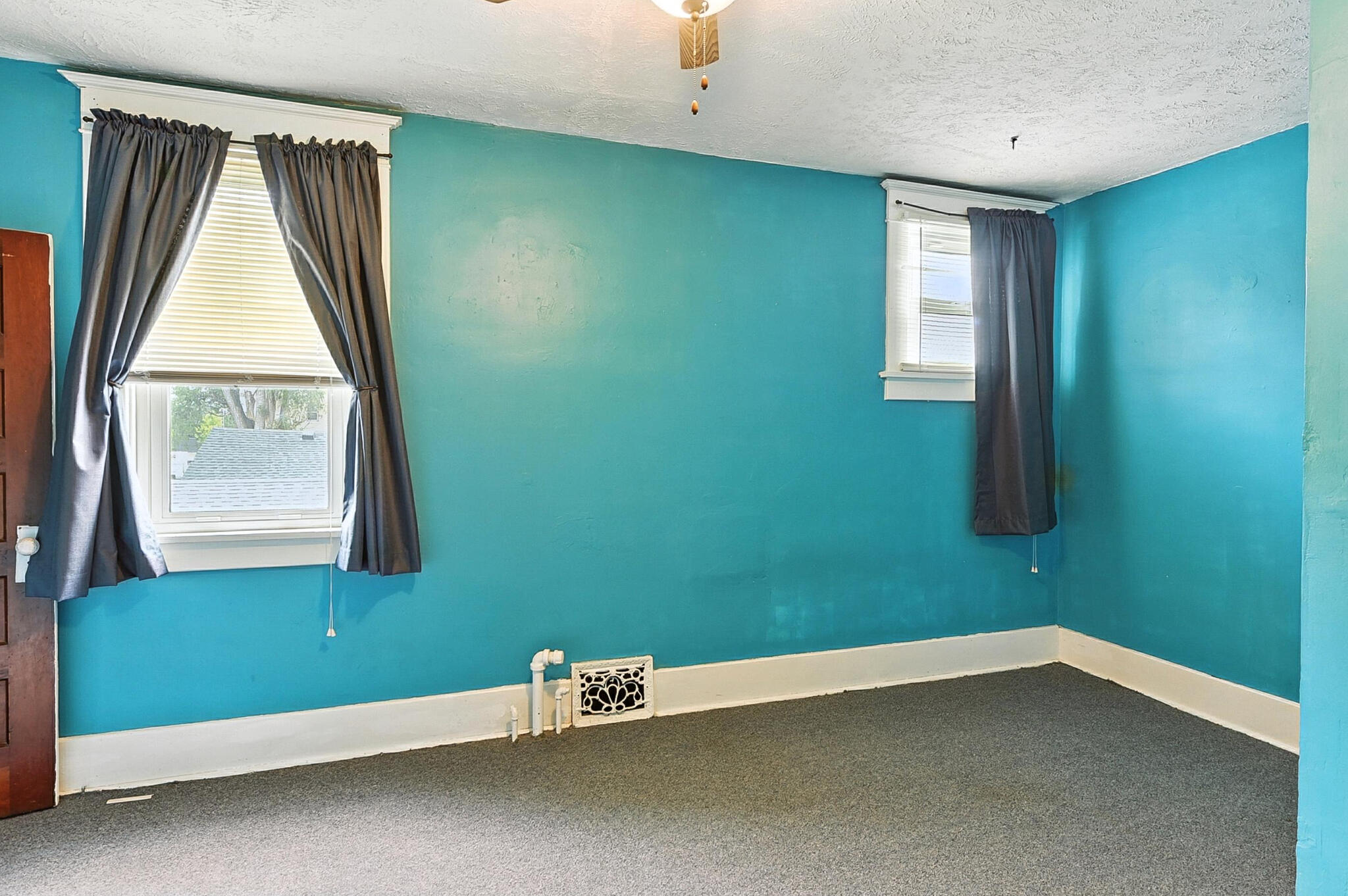 Council Bluffs, Iowa 51501, United States, 3 Bedrooms Bedrooms, ,3 BathroomsBathrooms,Residential,Contingent,160087