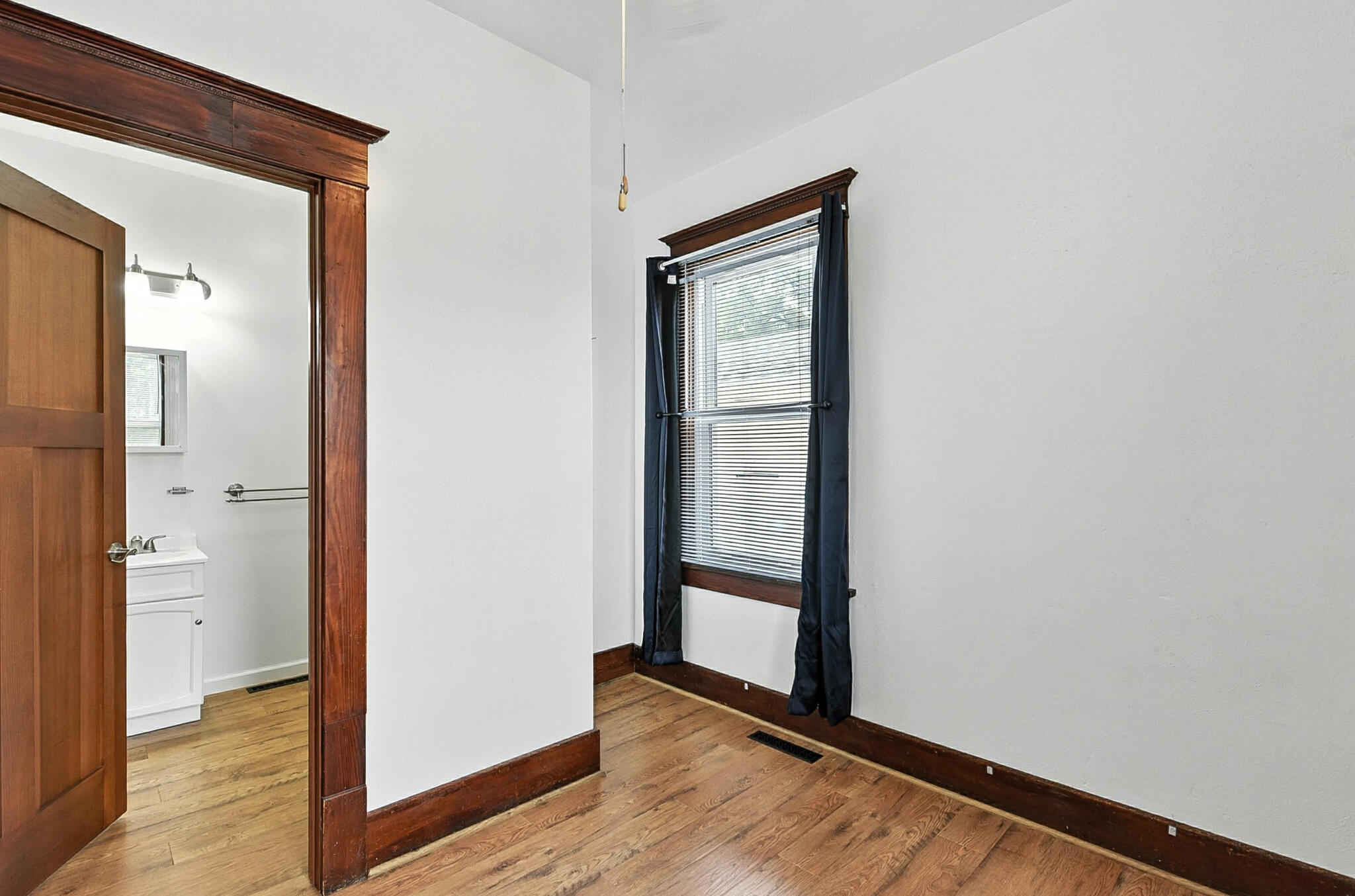 Council Bluffs, Iowa 51501, United States, 3 Bedrooms Bedrooms, ,3 BathroomsBathrooms,Residential,Contingent,160087