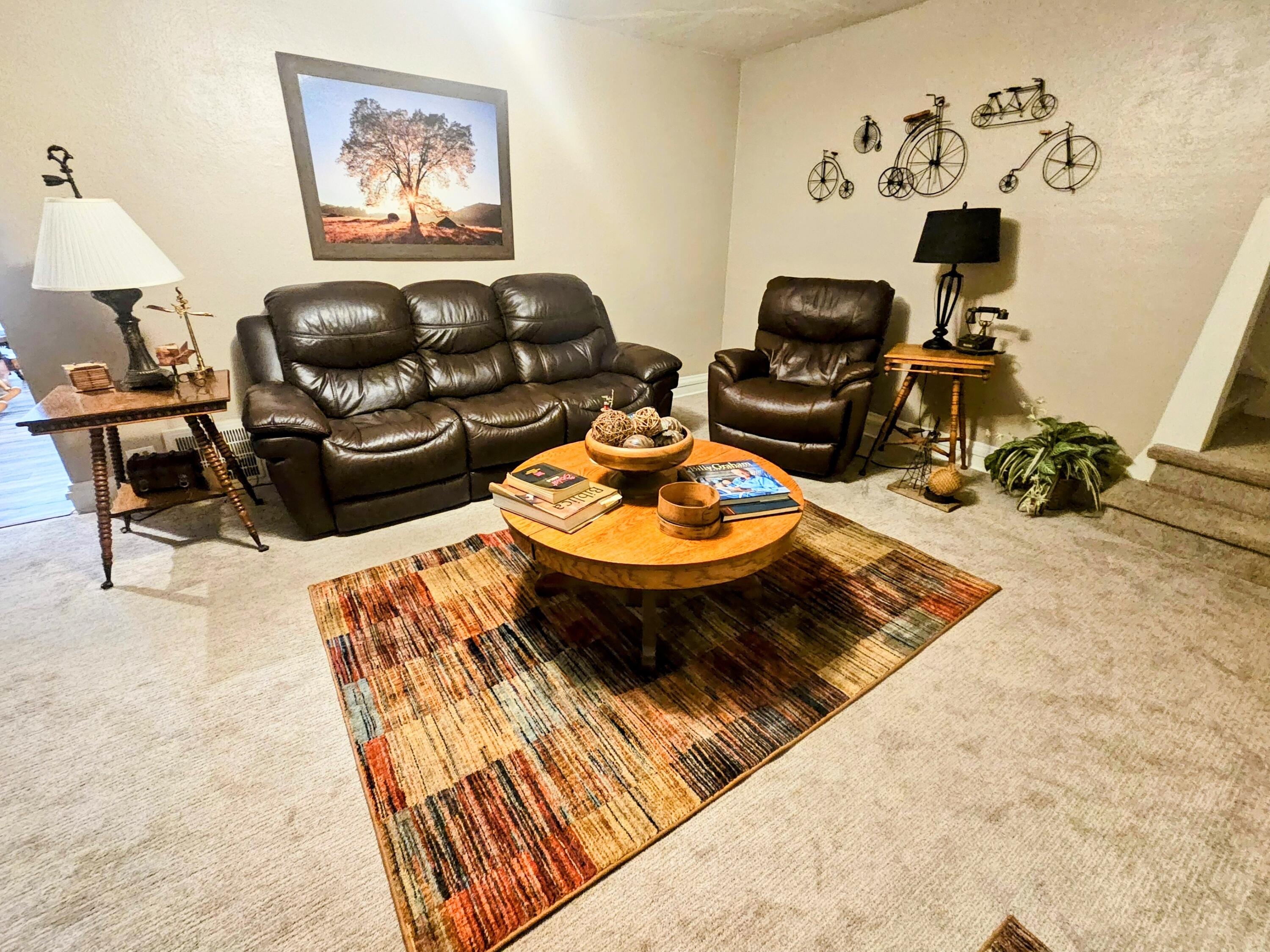 Oakland, Iowa 51560, United States, 3 Bedrooms Bedrooms, ,2 BathroomsBathrooms,Residential,Active,40166