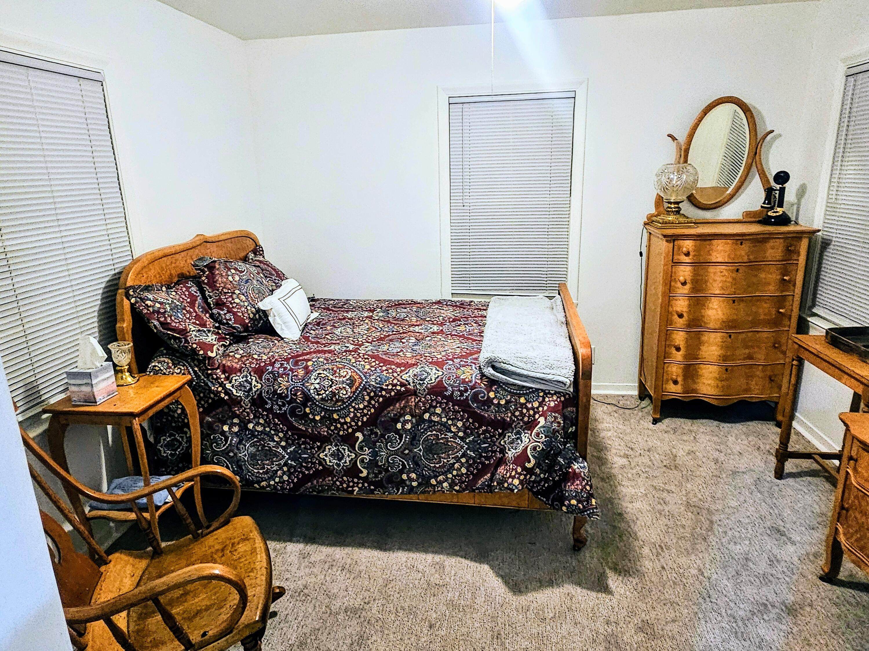 Oakland, Iowa 51560, United States, 3 Bedrooms Bedrooms, ,2 BathroomsBathrooms,Residential,Active,40166