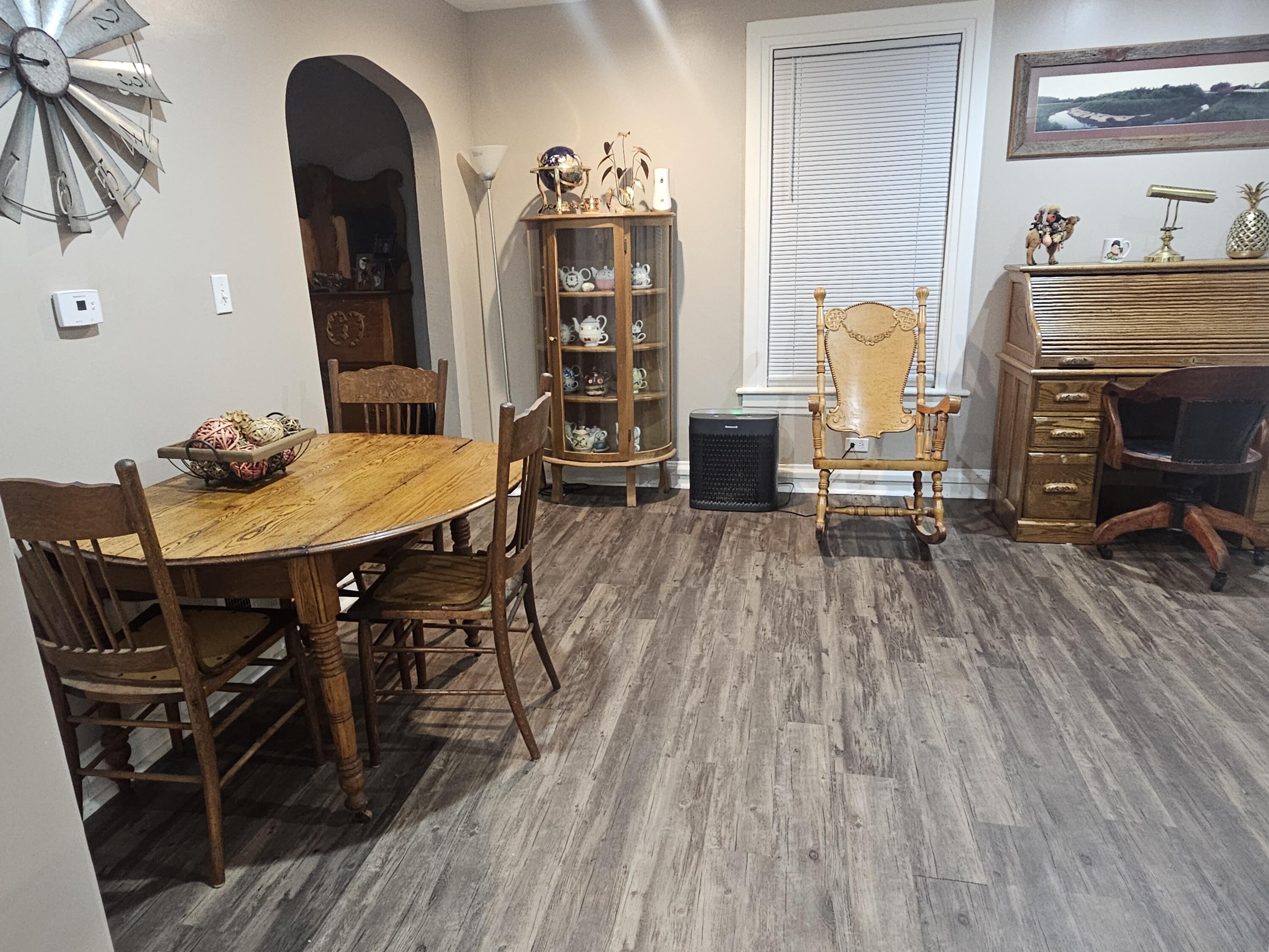 Oakland, Iowa 51560, United States, 3 Bedrooms Bedrooms, ,2 BathroomsBathrooms,Residential,Active,40166