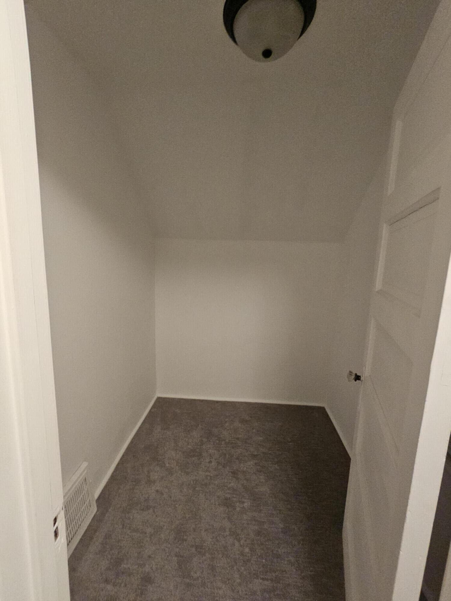 Oakland, Iowa 51560, United States, 3 Bedrooms Bedrooms, ,2 BathroomsBathrooms,Residential,Active,40166