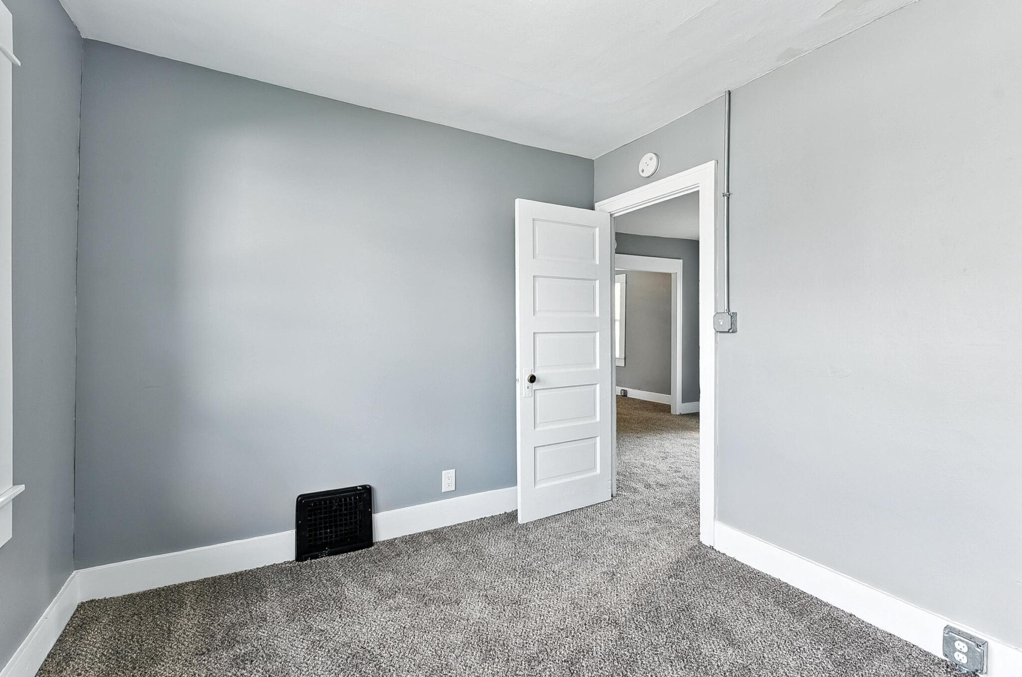 Council Bluffs, Iowa 51501, United States, 2 Bedrooms Bedrooms, ,1 BathroomBathrooms,Residential,Active,207664