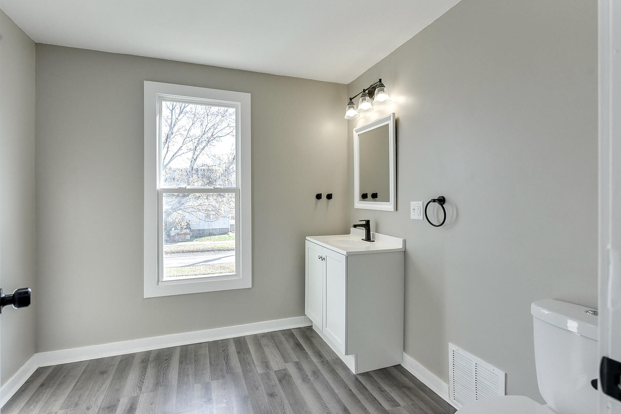 Red Oak, Iowa 51566, United States, 3 Bedrooms Bedrooms, ,2 BathroomsBathrooms,Residential,Pending,48181