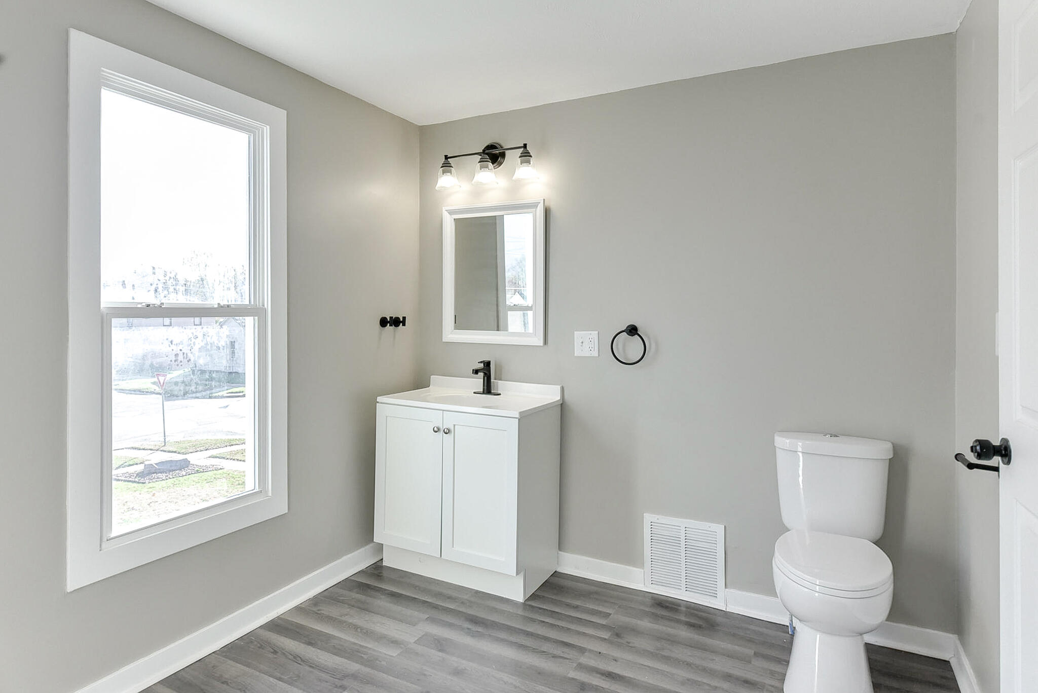 Red Oak, Iowa 51566, United States, 3 Bedrooms Bedrooms, ,2 BathroomsBathrooms,Residential,Pending,48181