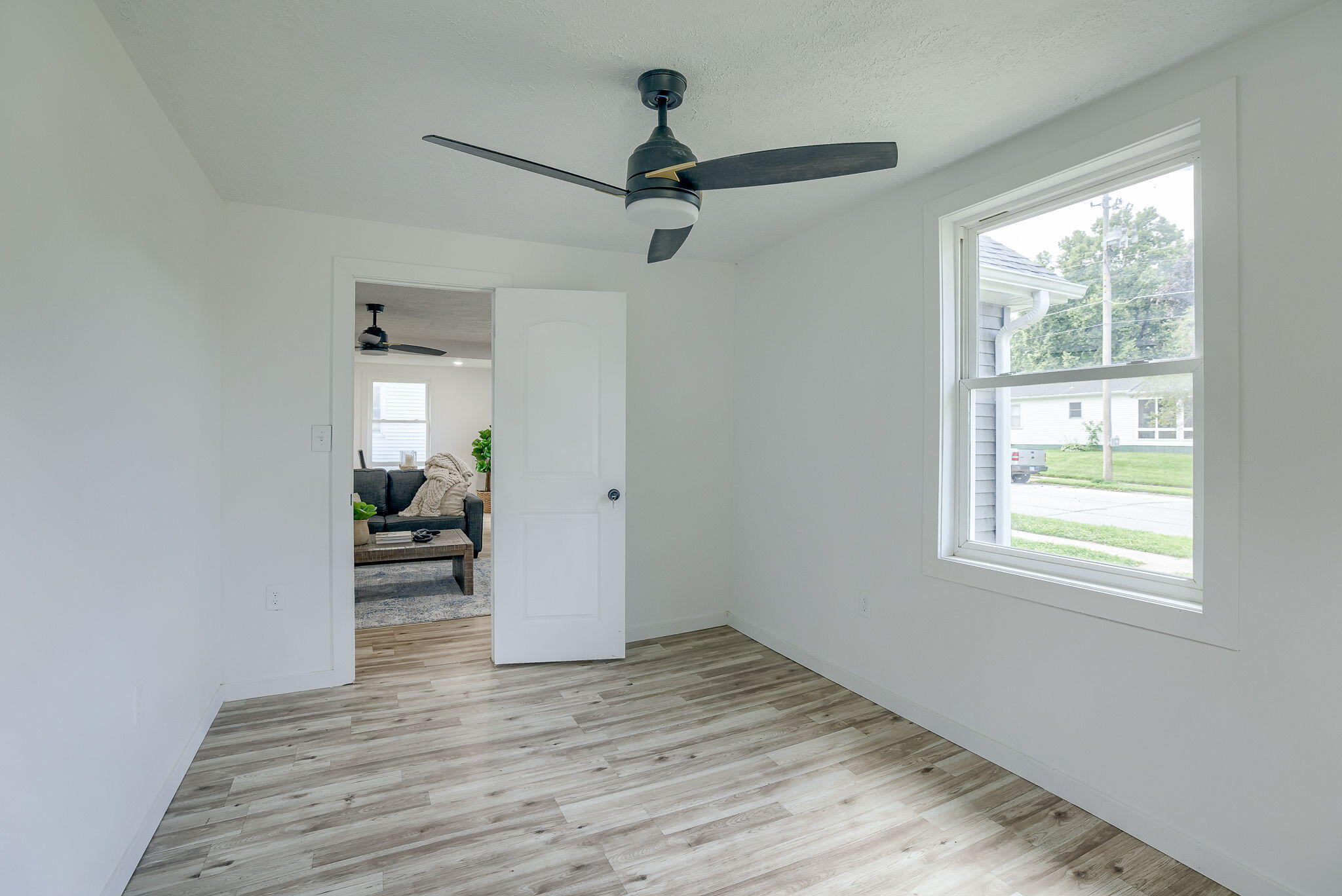 Shenandoah, Iowa 51601, United States, 2 Bedrooms Bedrooms, ,1 BathroomBathrooms,Residential,Active,77976