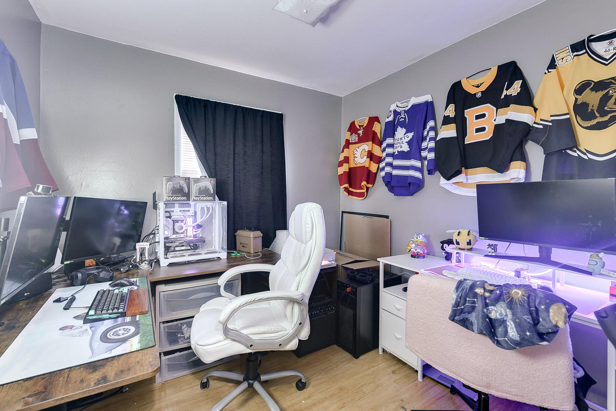 Council Bluffs, Iowa 51501, United States, 2 Bedrooms Bedrooms, ,1 BathroomBathrooms,Residential,Pending,90678