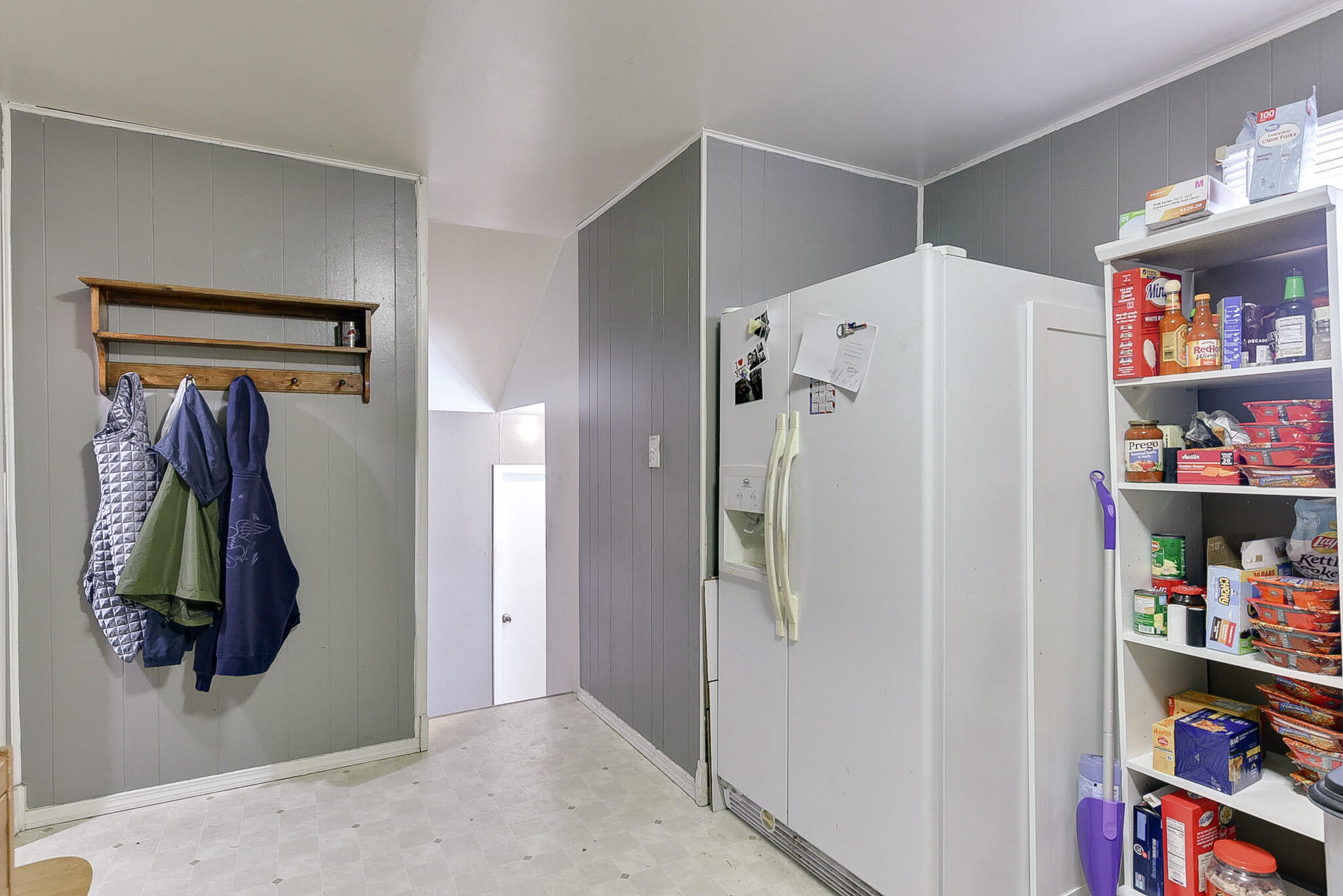 Council Bluffs, Iowa 51501, United States, 2 Bedrooms Bedrooms, ,1 BathroomBathrooms,Residential,Pending,90678