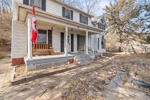 Photo of 358 N 1ST Street, COUNCIL BLUFFS, IA 51503 (MLS # 26-248)