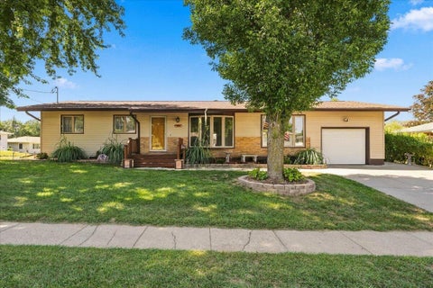 Photo of 434 S SIERRA Drive, COUNCIL BLUFFS, IA 51503 (MLS # 26-2016)