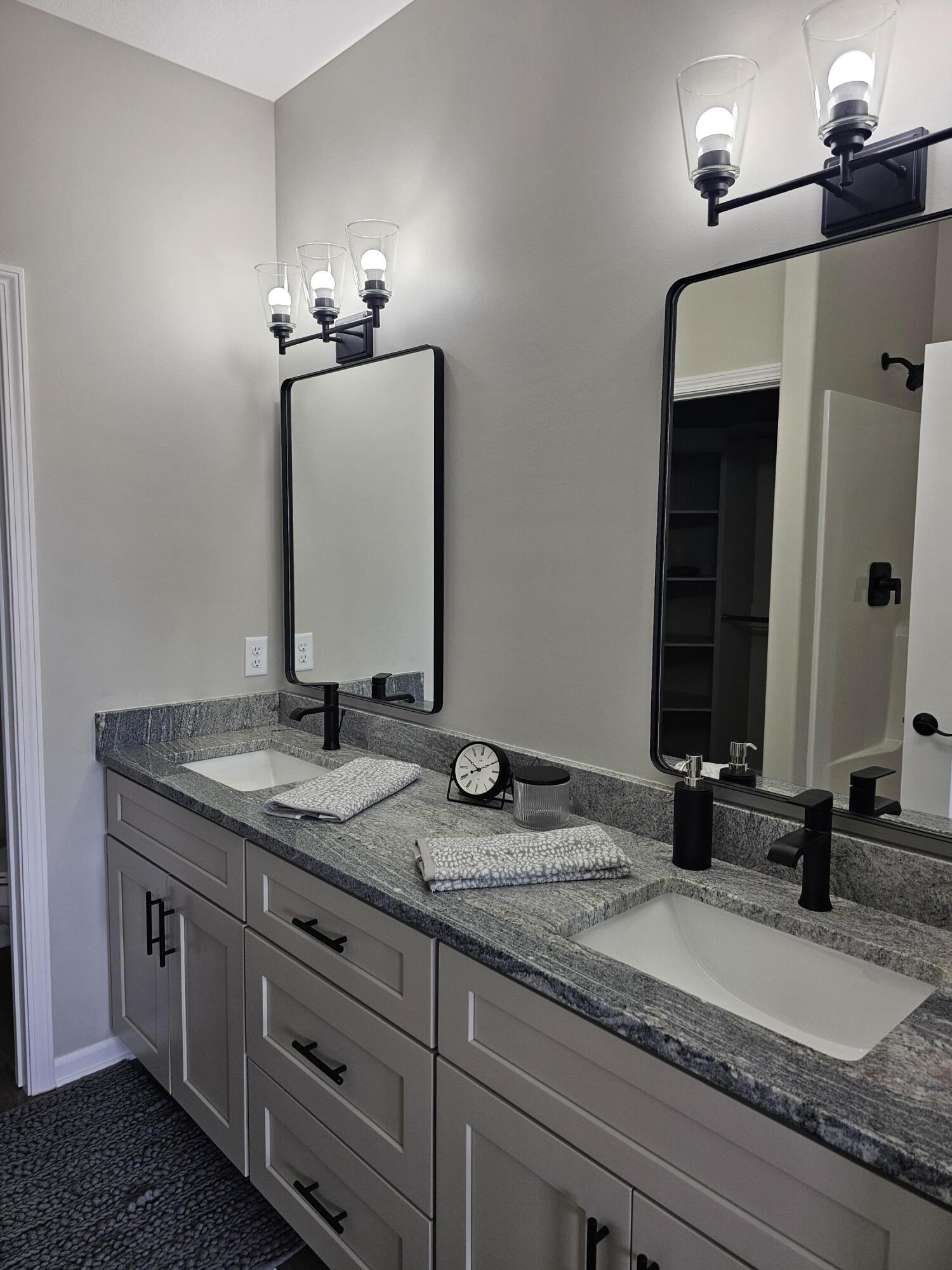 Avoca, Iowa 51521, United States, 4 Bedrooms Bedrooms, ,3 BathroomsBathrooms,Residential,Active,109161